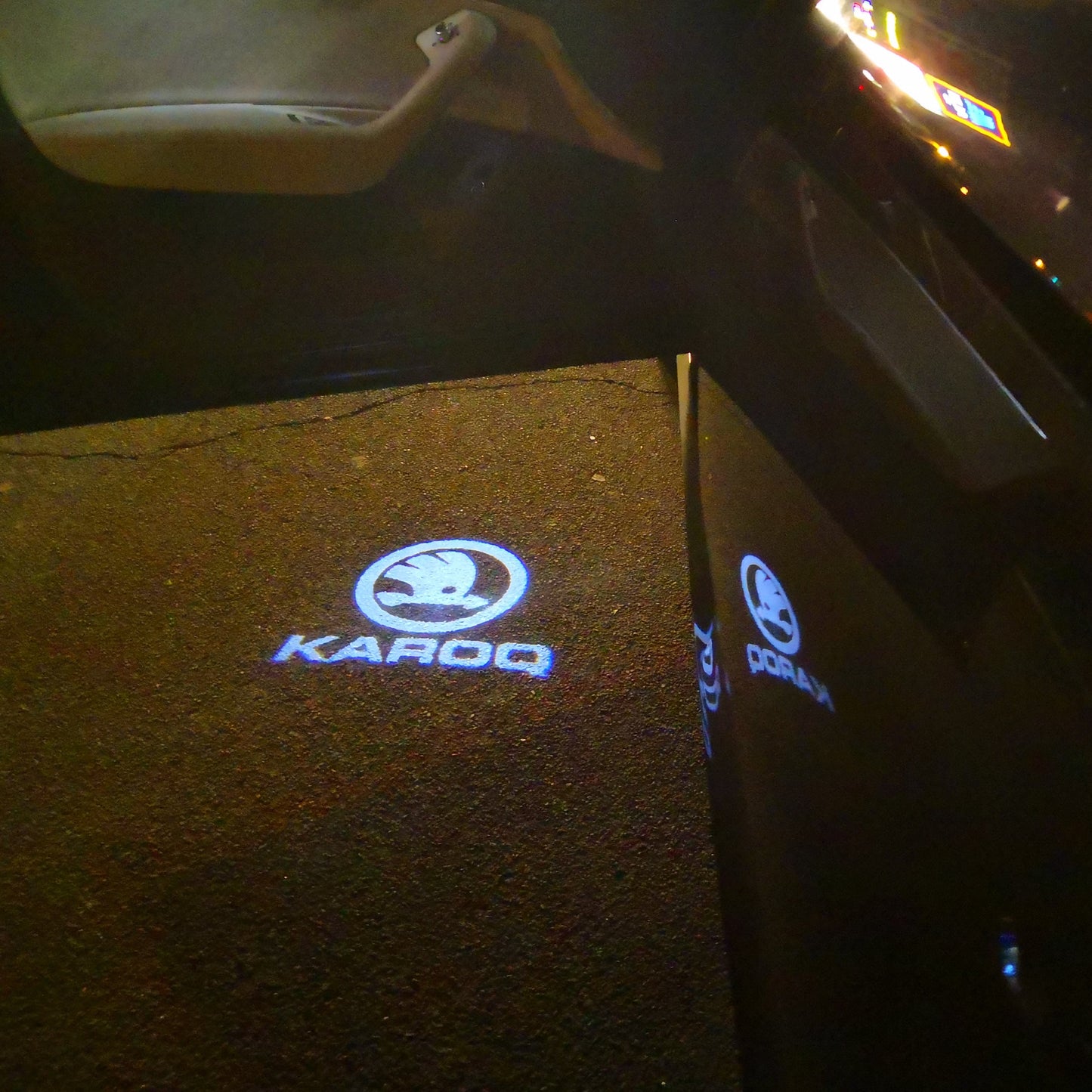 SKODA KAROQ LOGO  LIGHTS Nr.50 (quantity  1 =  2 Logo Film /  2 door lights)