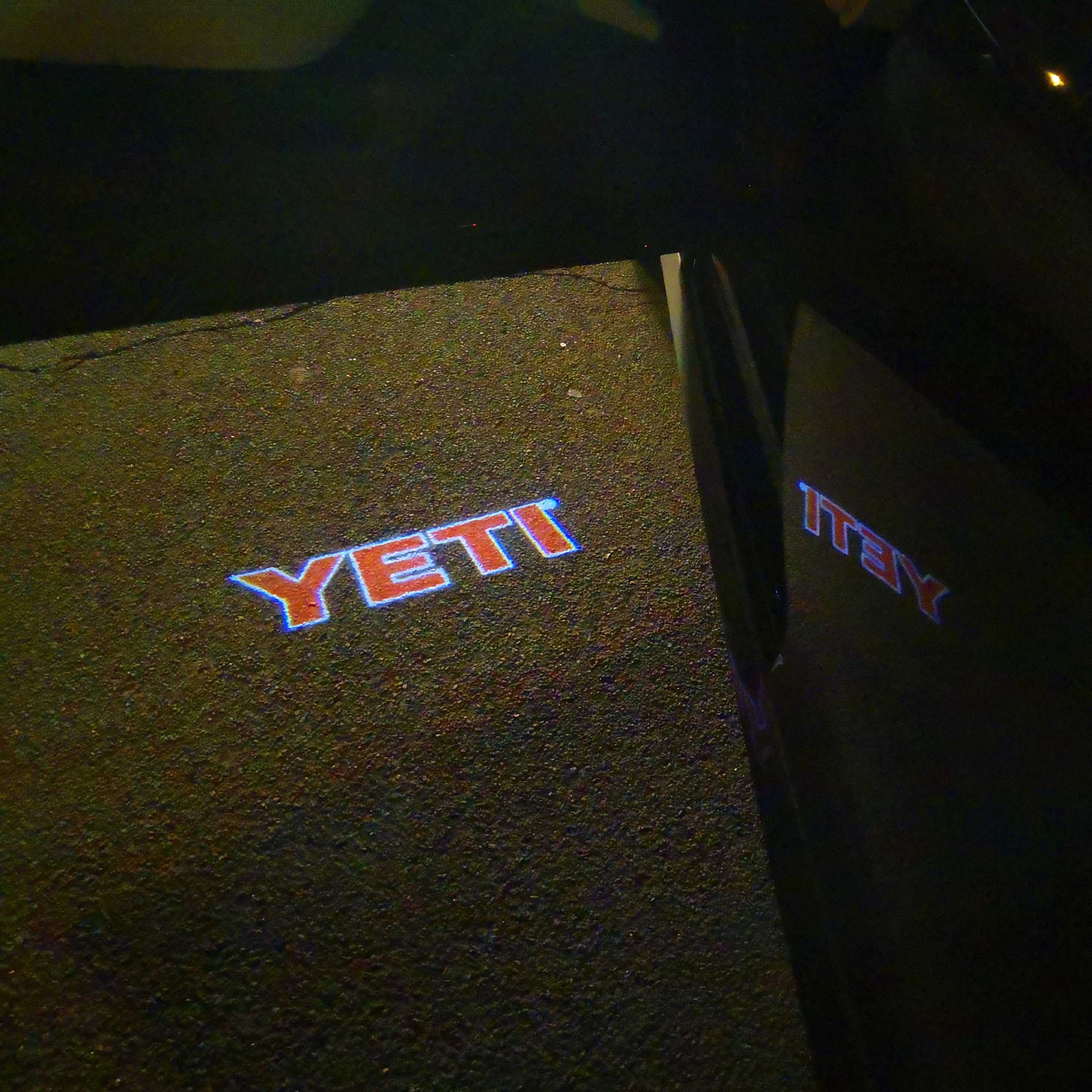 SKODA YETI LOGO LIGHTS Nr.117 (quantità 1 = 2 Logo Film / 2 luci porta)