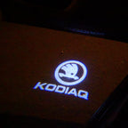 LUCES SKODA KODIAQ LOGO Nr.51 (cantidad 1 = 2 Película de logotipo / 2 luces de puerta)