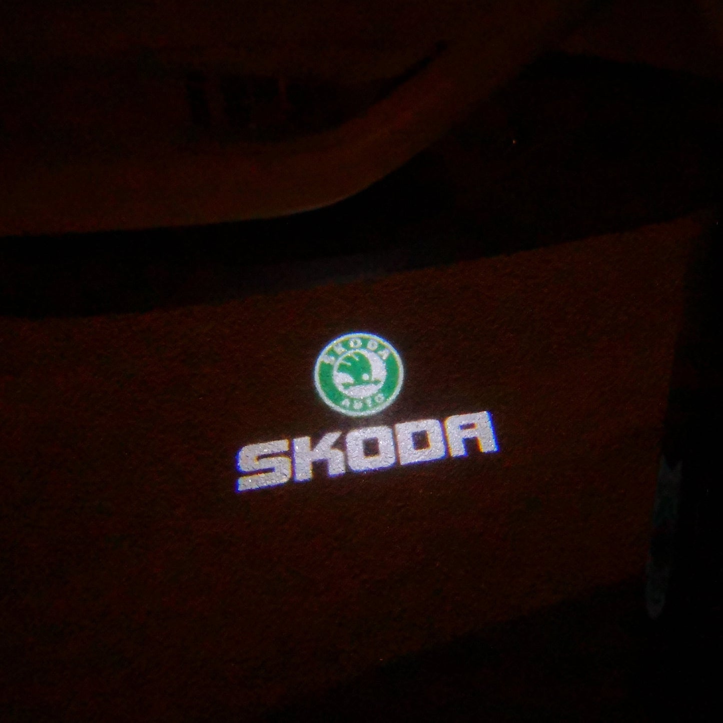 SKODA LOGO PROJECTOT LIGHTS Nr.14 (cantidad 1 = 2 logo película / 2 luces de puerta)