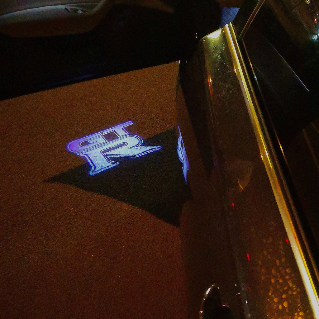 LUCES DE PROYECTOR CON LOGO GTR-R35 No 05 (cantidad 1 = 2 películas con logotipo / 2 luces de puerta)