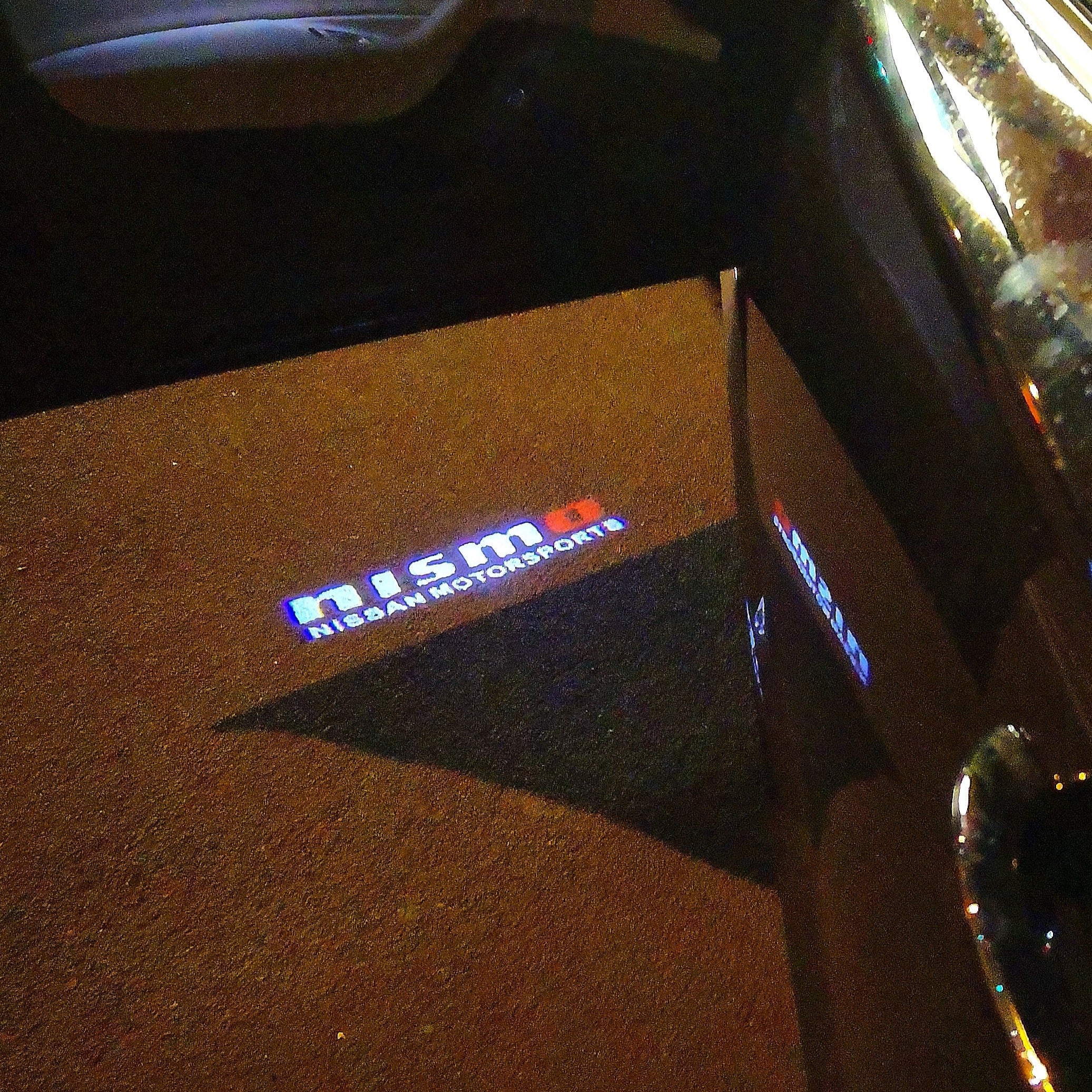 GTR-R35 NISMO LOGO PROJECTOT LIGHTS Nr.13 (Menge 1 = 2 Logo Folien /2 Türleuchten)