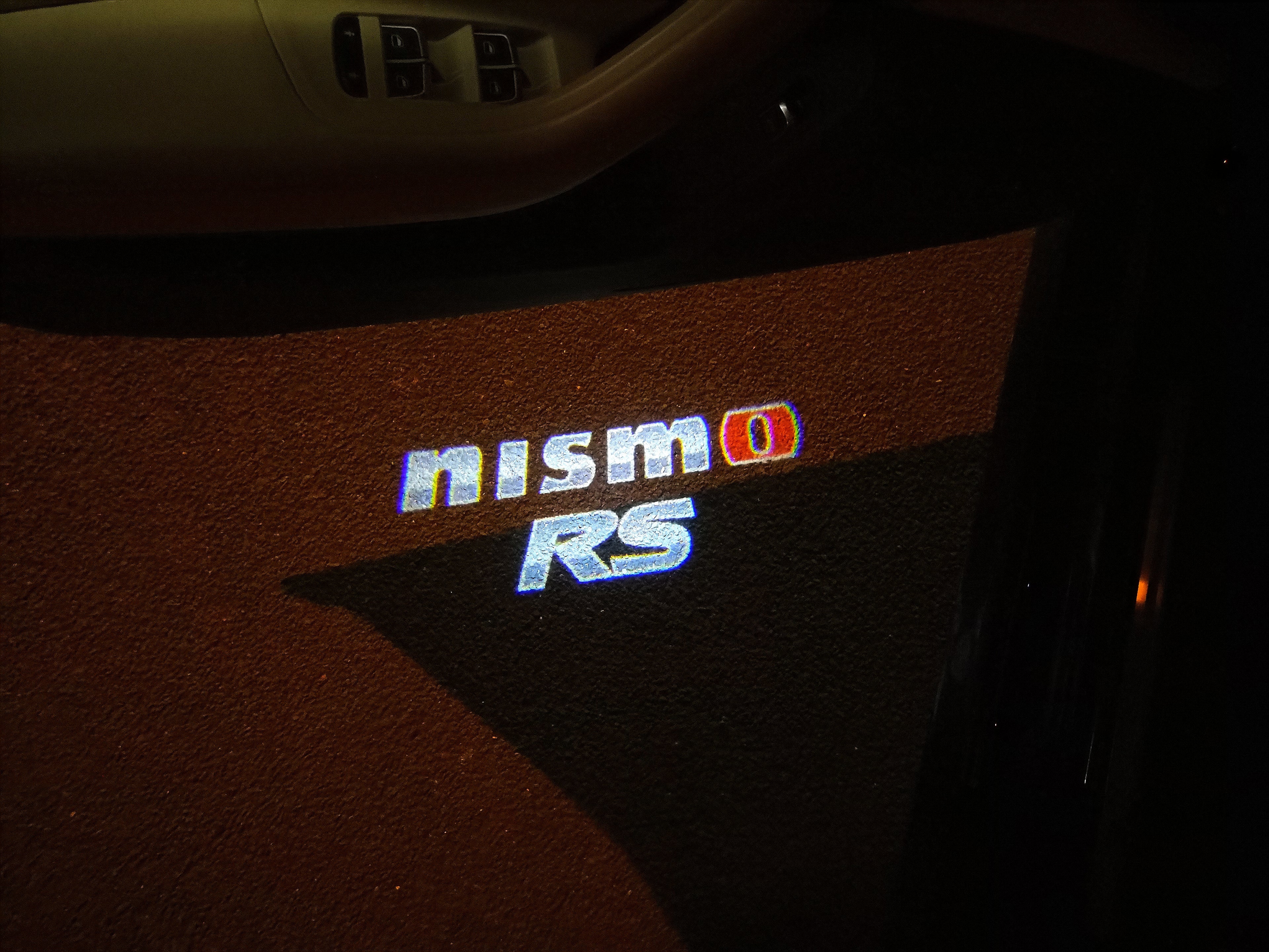 GTR-R35 NISMO LOGO PROJECTOT LIGHTS Nr.16 (Menge 1 = 2 Logofolien /2 Türleuchten)