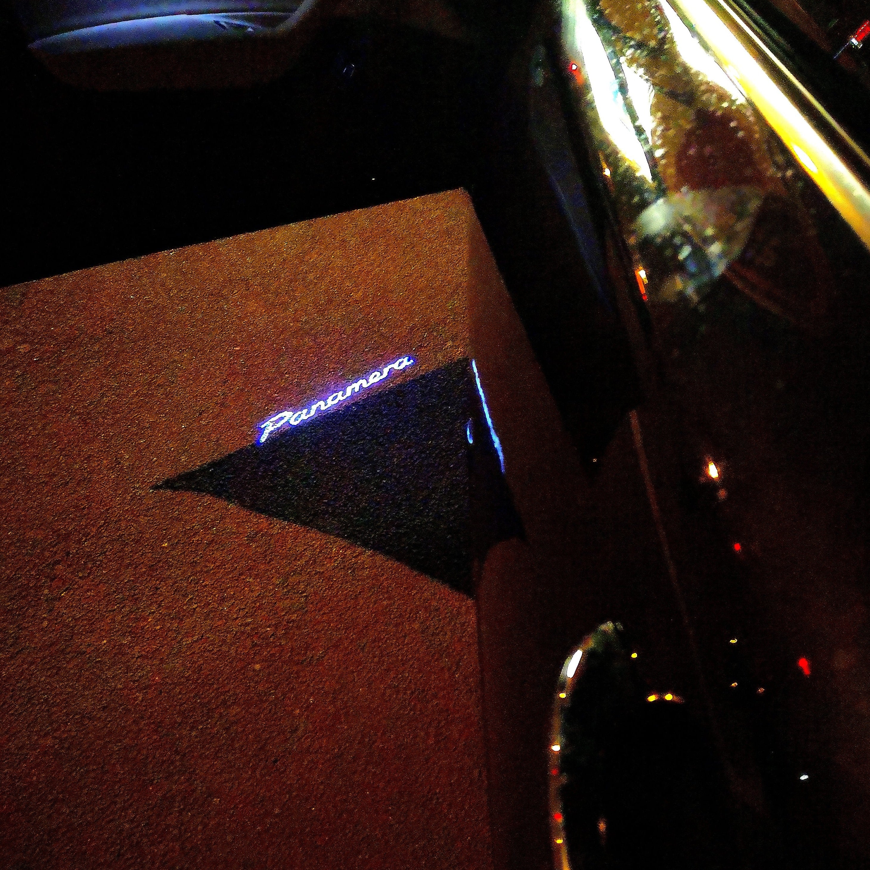 PORSCHE Panamera LOGO PROJECTOT LIGHTS Nr.35 (cantidad 1 = 2 logo película / 2 luces de puerta)