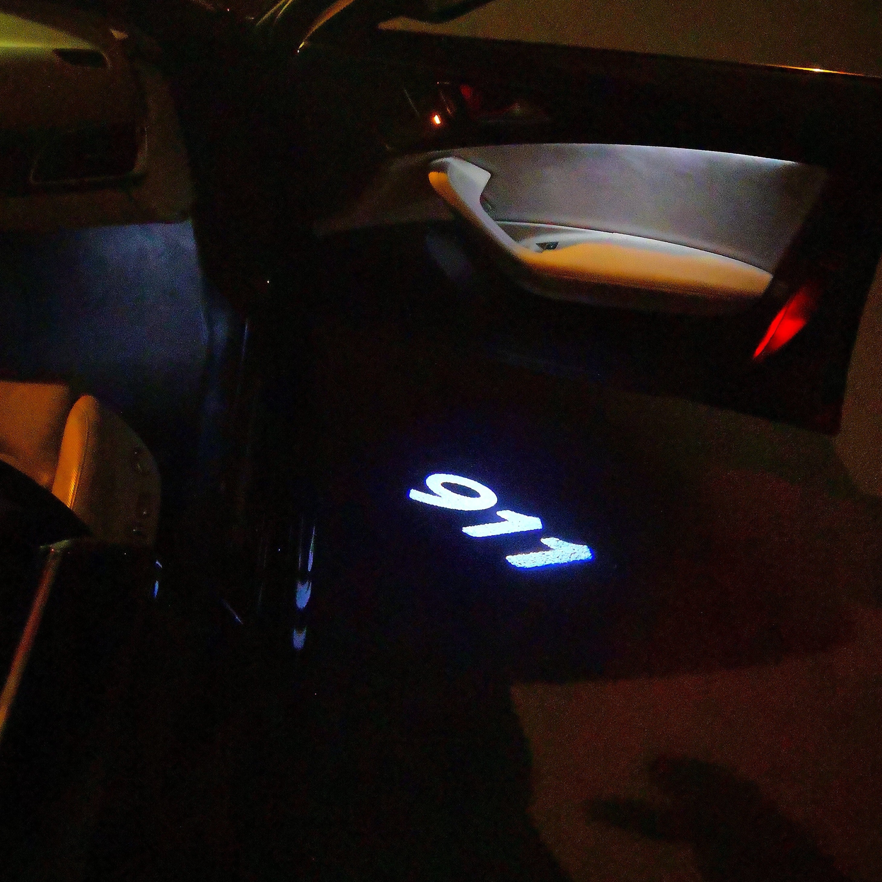 PORSCHE 911 LOGO PROJECTOT LIGHTS Nr.26 (cantidad 1 = 2 logo película / 2 luces de puerta)