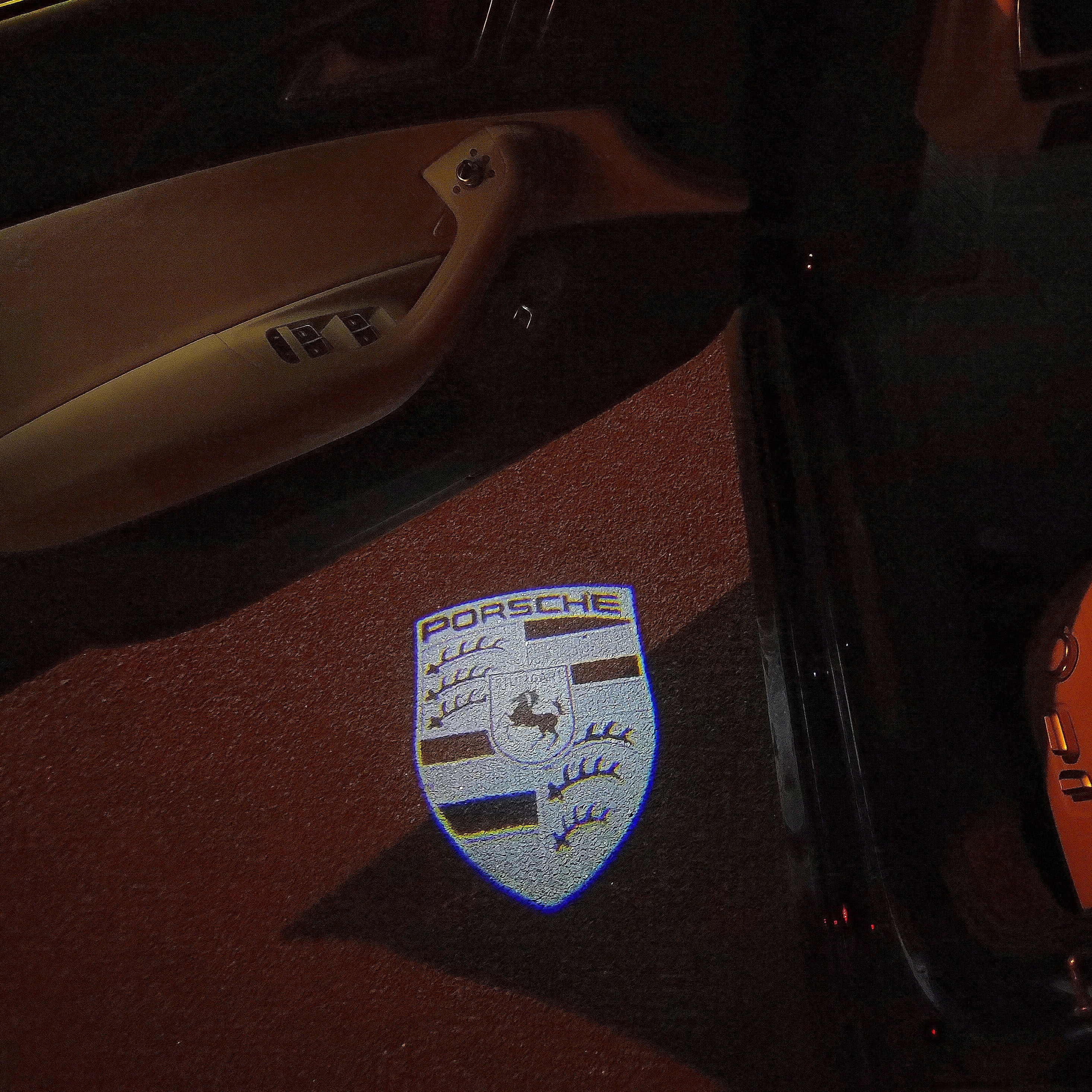 PORSCHE Original LOGO PROJECTOT LIGHTS Nr.06 (quantità 1 = 2 Logo Film / 2 luci porta)