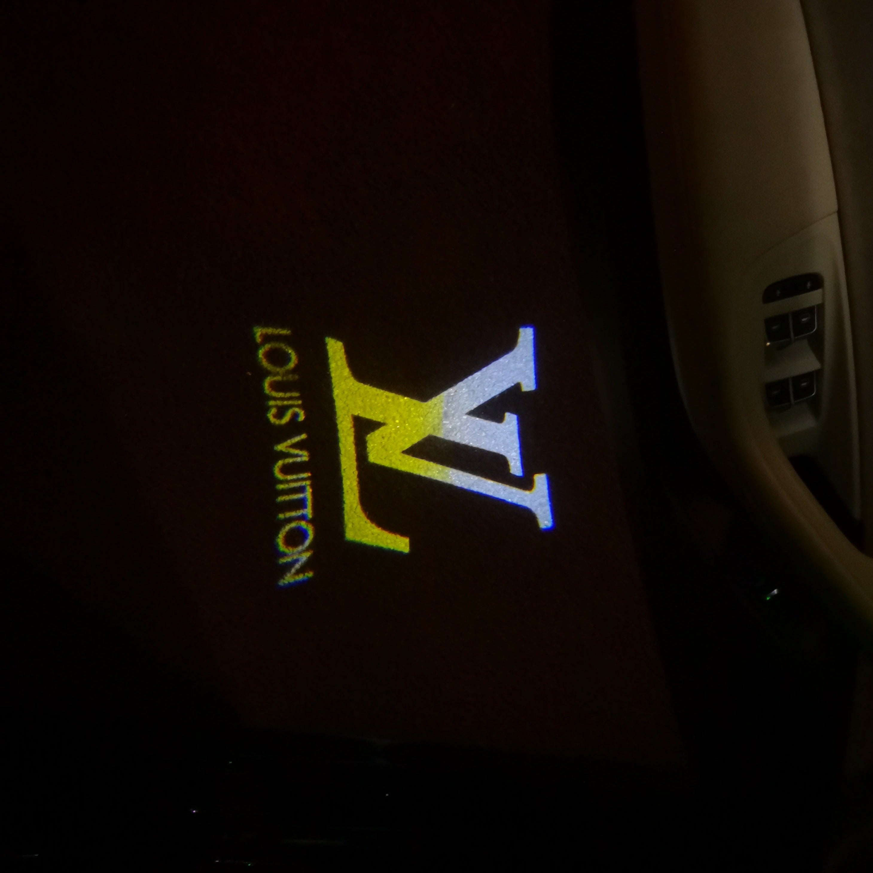 LOUIS VUITTON Logo Nr.218 ( quantité 1 = 1 ensembles /2 LOGO FILMS )