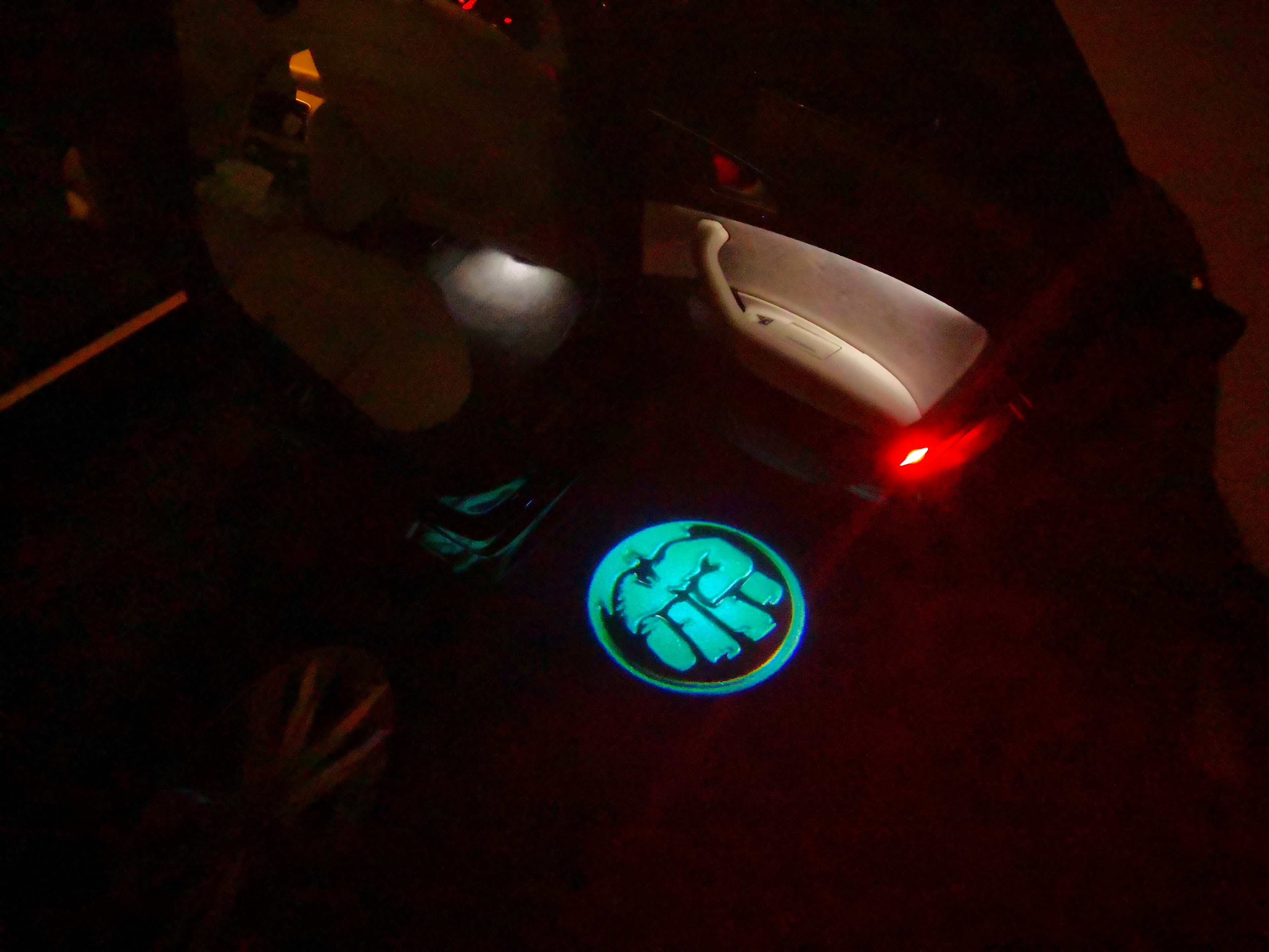 HULK Logo Nr.212 (Menge 1 = 2 Logofolien /2 Türleuchten)