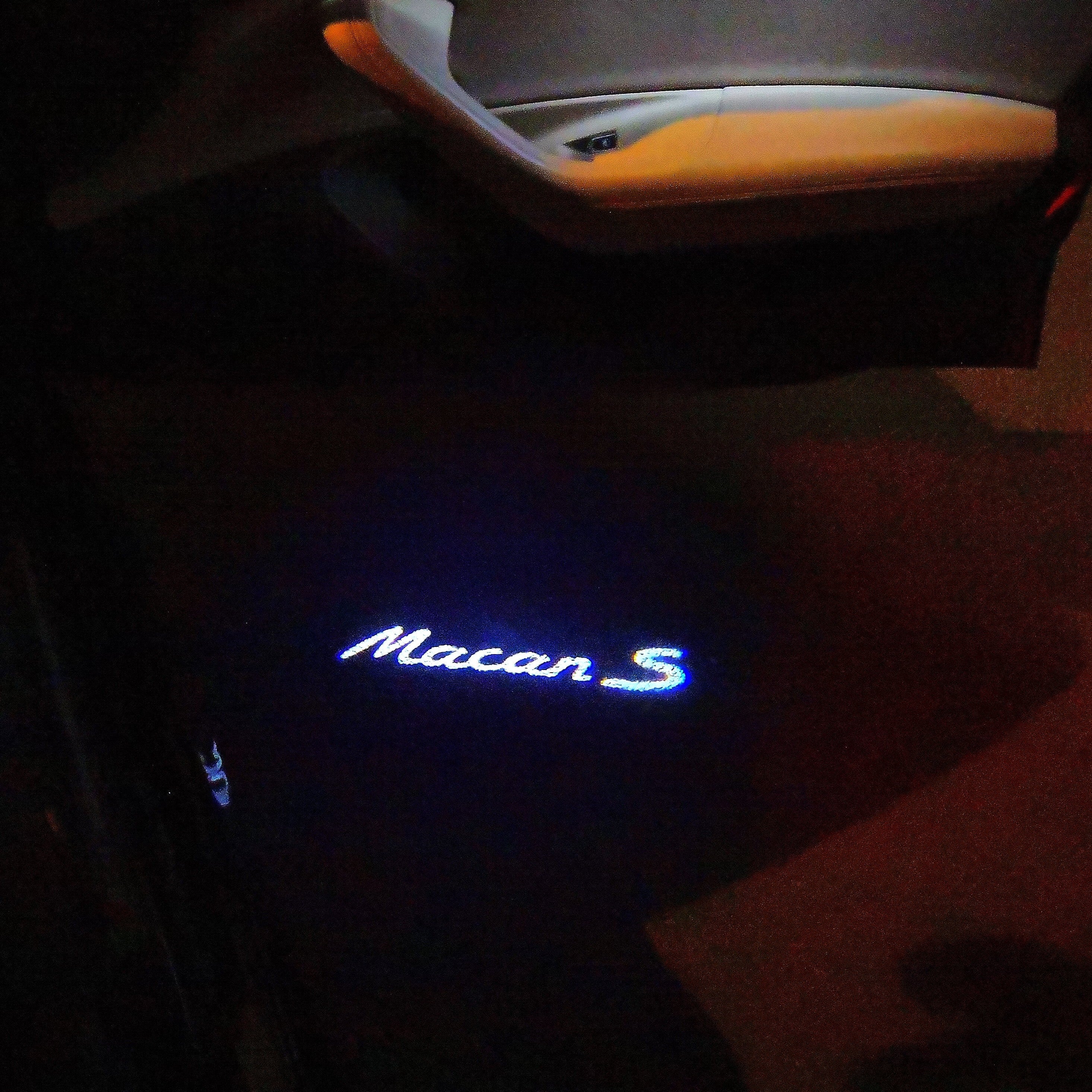 LUCES DE PROYECTOR DE LOGOTIPO PORSCHE Macan S Nr.21 (cantidad 1 = 2 Película de logotipo / 2 luces de puerta)