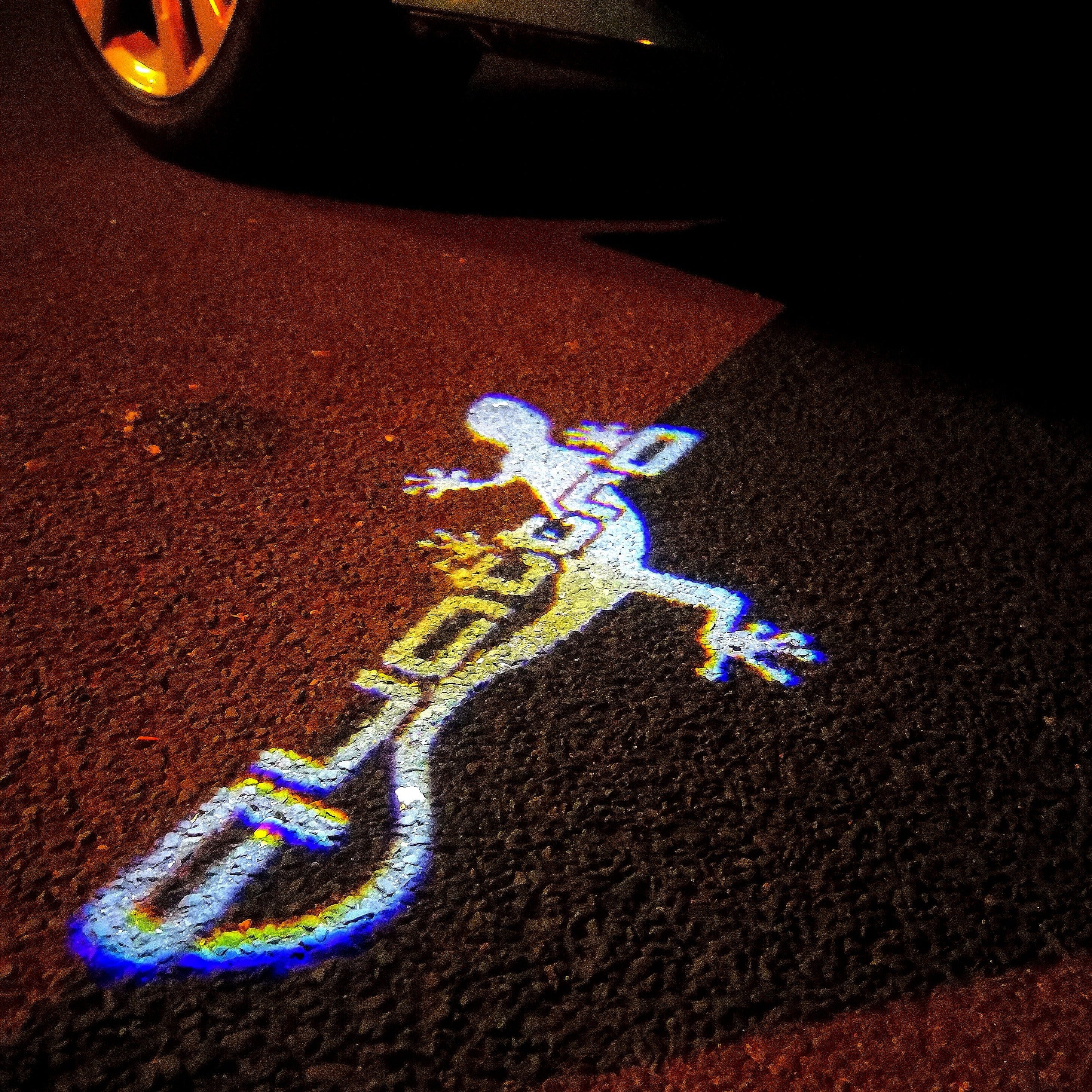 AUDI QUATTRO GECKO LOGO PROJECTOT LIGHTS Nr.64 (Menge 1 = 2 Logofolien /2 Türleuchten)