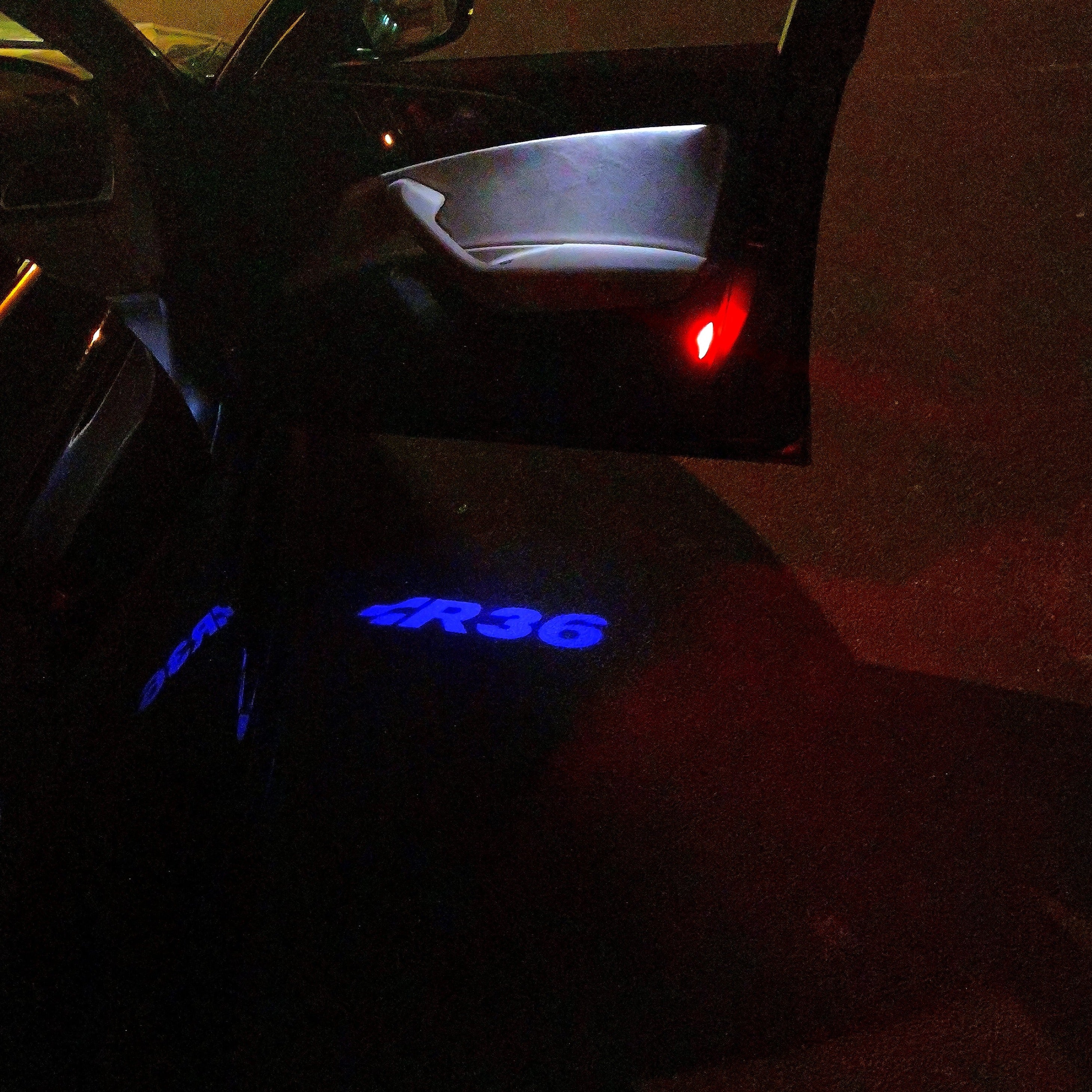 Volkswagen Door lights R36 Logo  Nr. 38( quantity 1 = 2 Logo Film / 2 door lights)