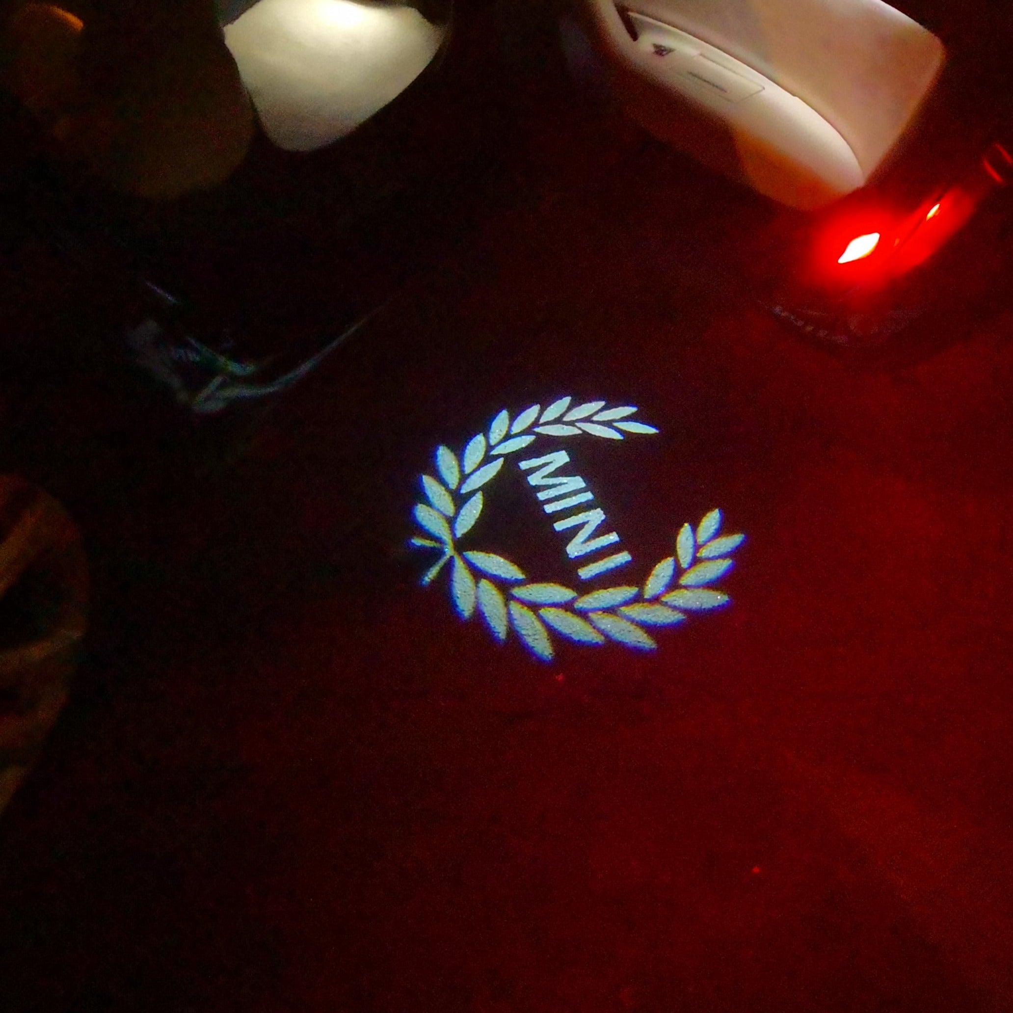 MINI LOGO PROJECROTR LIGHTS Nr.89 (quantité 1 = 2 Logo Film / 2 feux de porte)