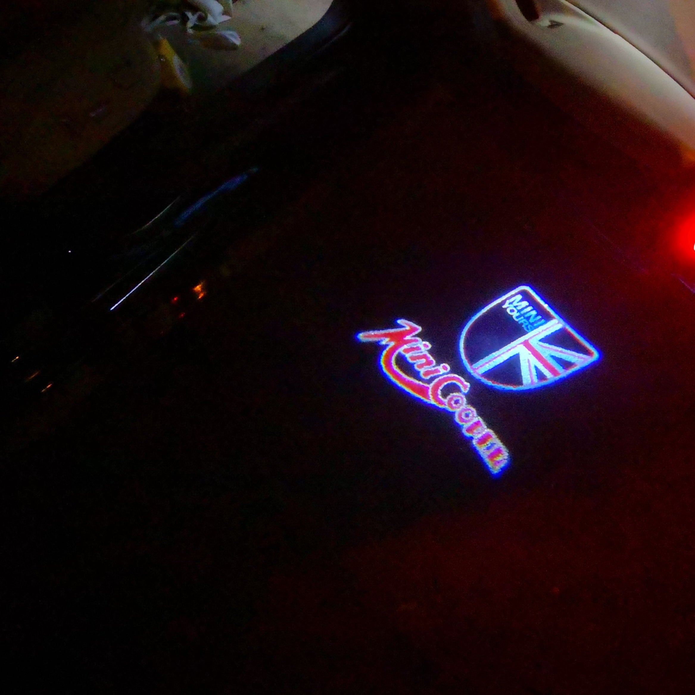 LUCES DE PROYECTOR CON LOGO MINI COOPER Nr.40 (cantidad 1 = 2 Película de logotipo / 2 luces de puerta)