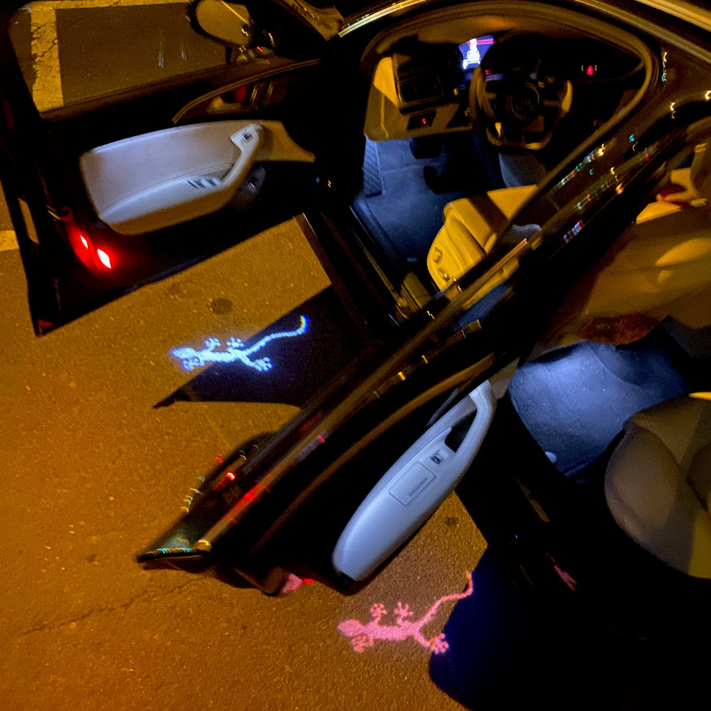 AUDI QUATTRO GECKO LOGO PROJEKTOT LIGHTS Nr.67 (Menge 1 = 2 Logo Films /2 Türlichter in der Kombi-Zone