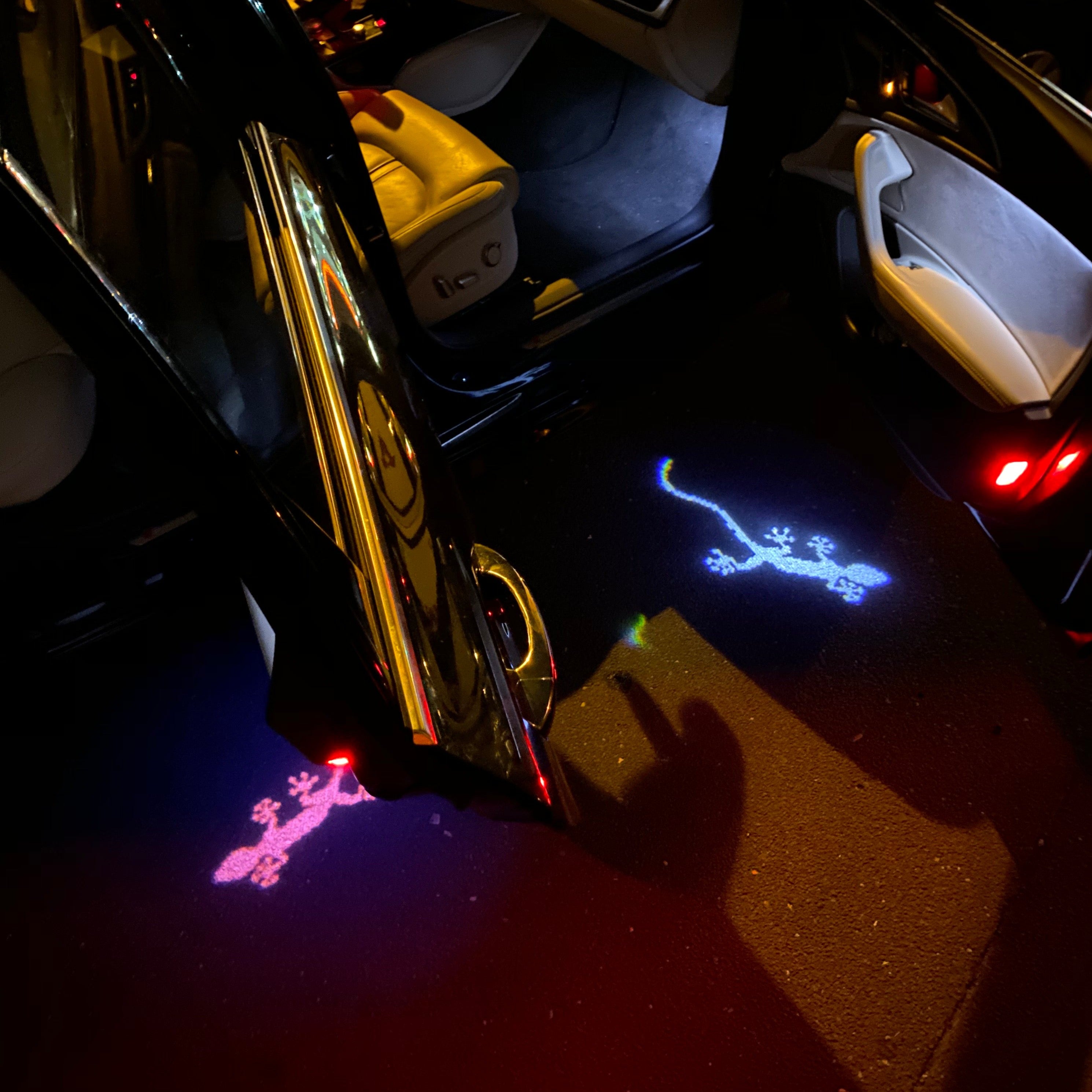 AUDI QUATTRO GECKO LOGO PROJECROTR LIGHTS Nr.66 (Menge 1 = 2 Logo Films /2 Türlichter in der Kombi-Zone Nr.65289;