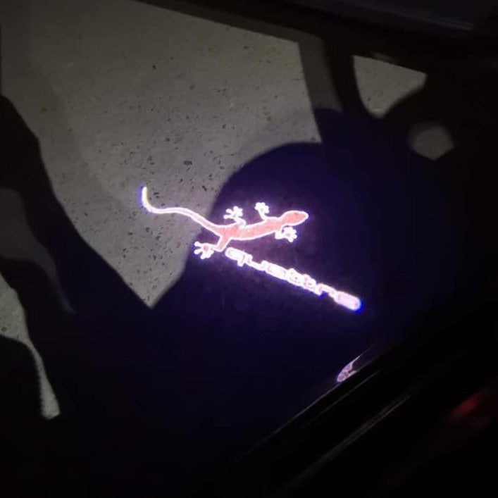 AUDI QUATTRO GECKO LOGO PROJECT LIGHT Nr.61 (quantità 1= 2 Logo Films /2 porta luci）
