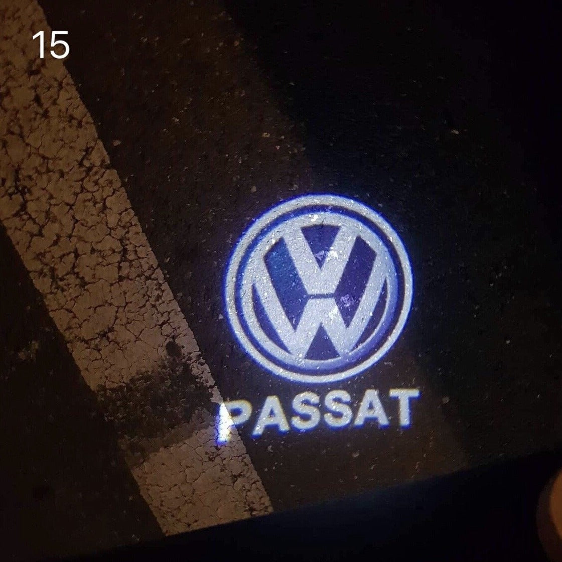 Volkswagen Türleuchten PASSAT Logo Nr. 97 (Menge 1 = 2 Logofilme /2 von Leuchten)
