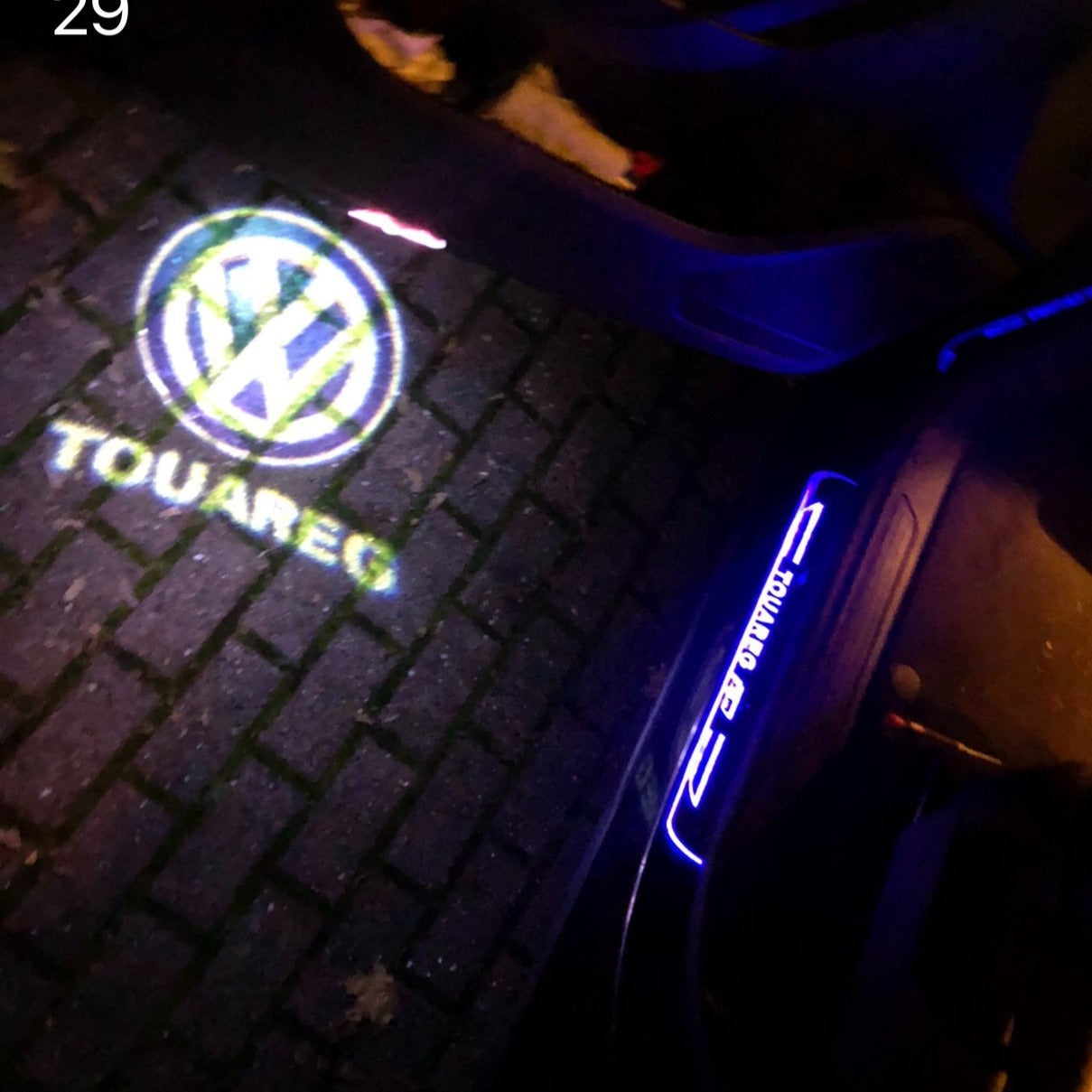 Volkswagen Türleuchten TOUAREG Logo Nr. 82 (Menge 1 = 2 Logo Folien /2 Türleuchten)