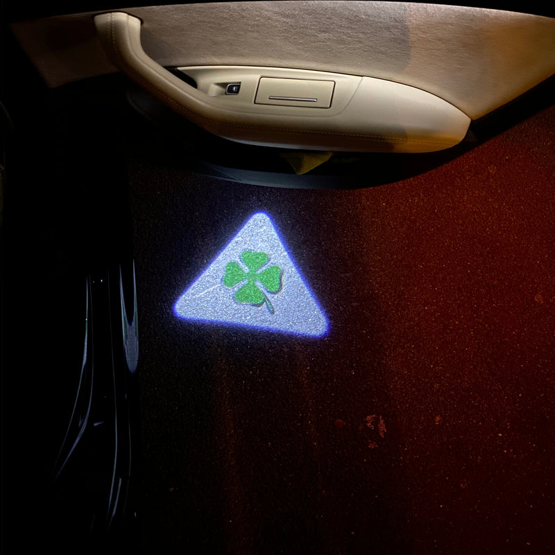 Alfa Romeo Quadrifoglio Verde LOGO PROJECTOT LIGHTS No.28 (cantidad 1 = 2 Logo Film / 2 por luces)