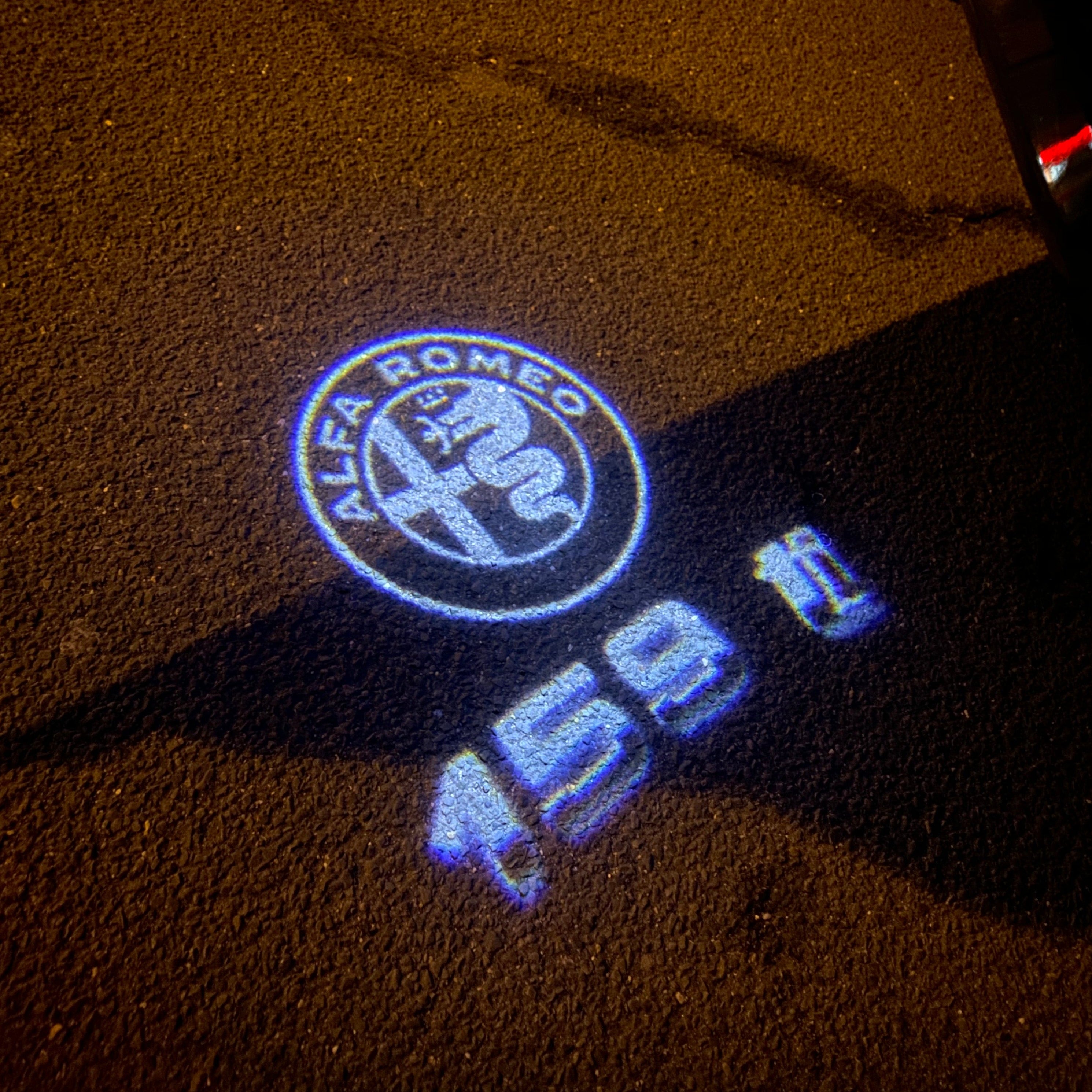 Alfa Romeo 159TI LOGO PROJECTOT LIGHTS Nr.55 (quantité 1 = 2 Logo Film / 2 feux de porte)