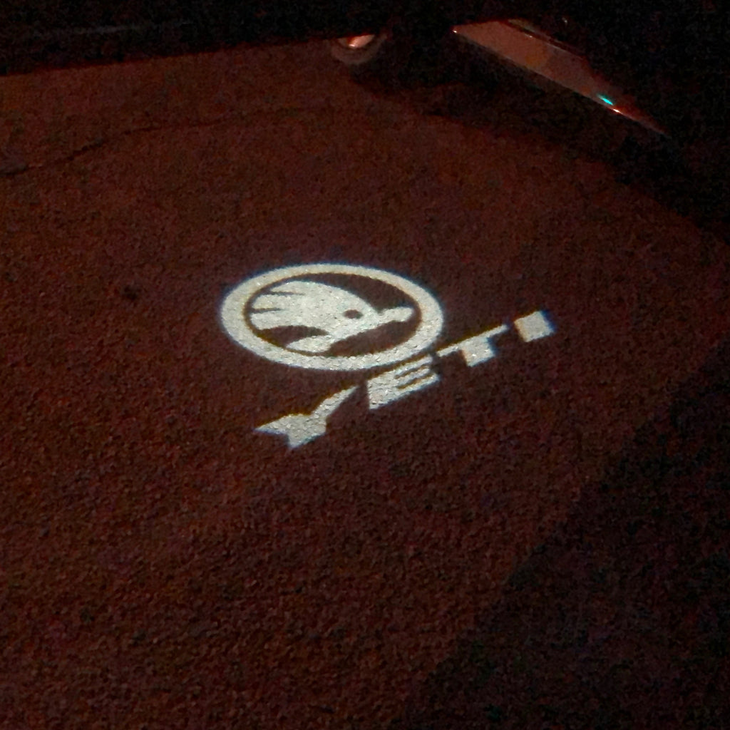 SKODA YETI LOGO LIGHTS Nr.53 (quantité 1 = 2 Logo Film / 2 feux de porte)