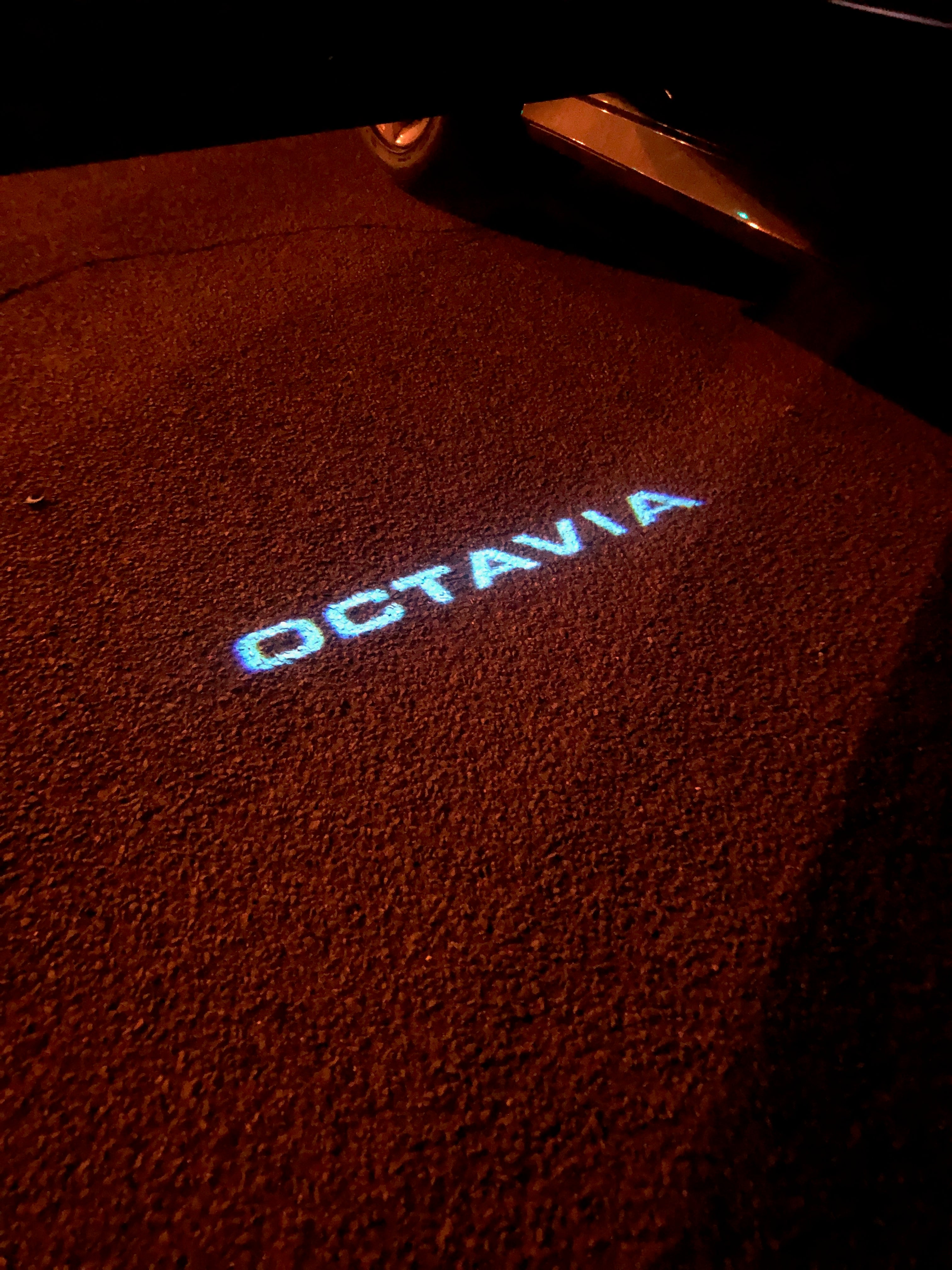 SKODA OCTAVIA LOGO PROJECTOT LIGHTS Nr.104 (quantity  1 =  2 Logo Film /  2 door lights)