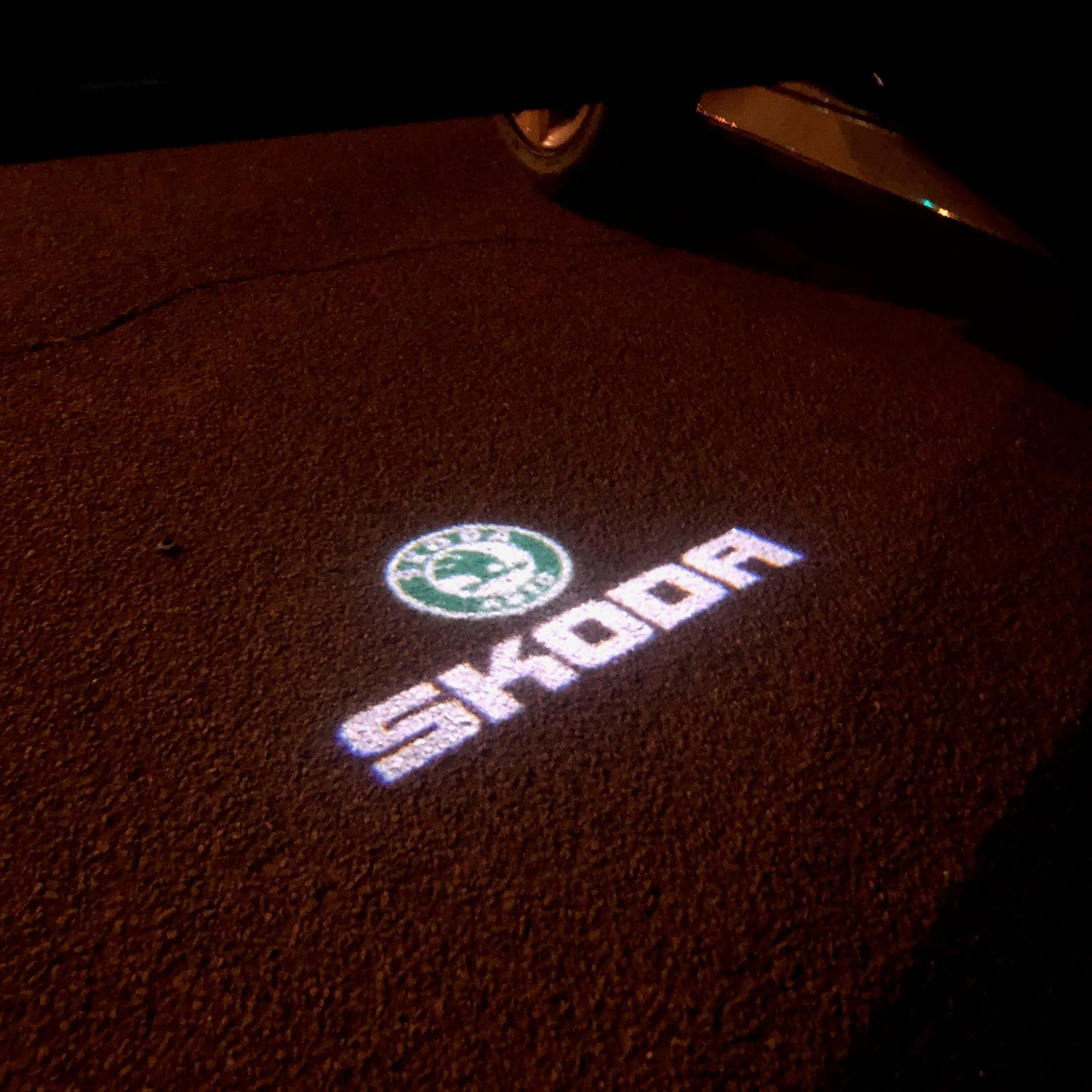 SKODA LOGO PROJECTOT LIGHTS Nr.14 (cantidad 1 = 2 logo película / 2 luces de puerta)