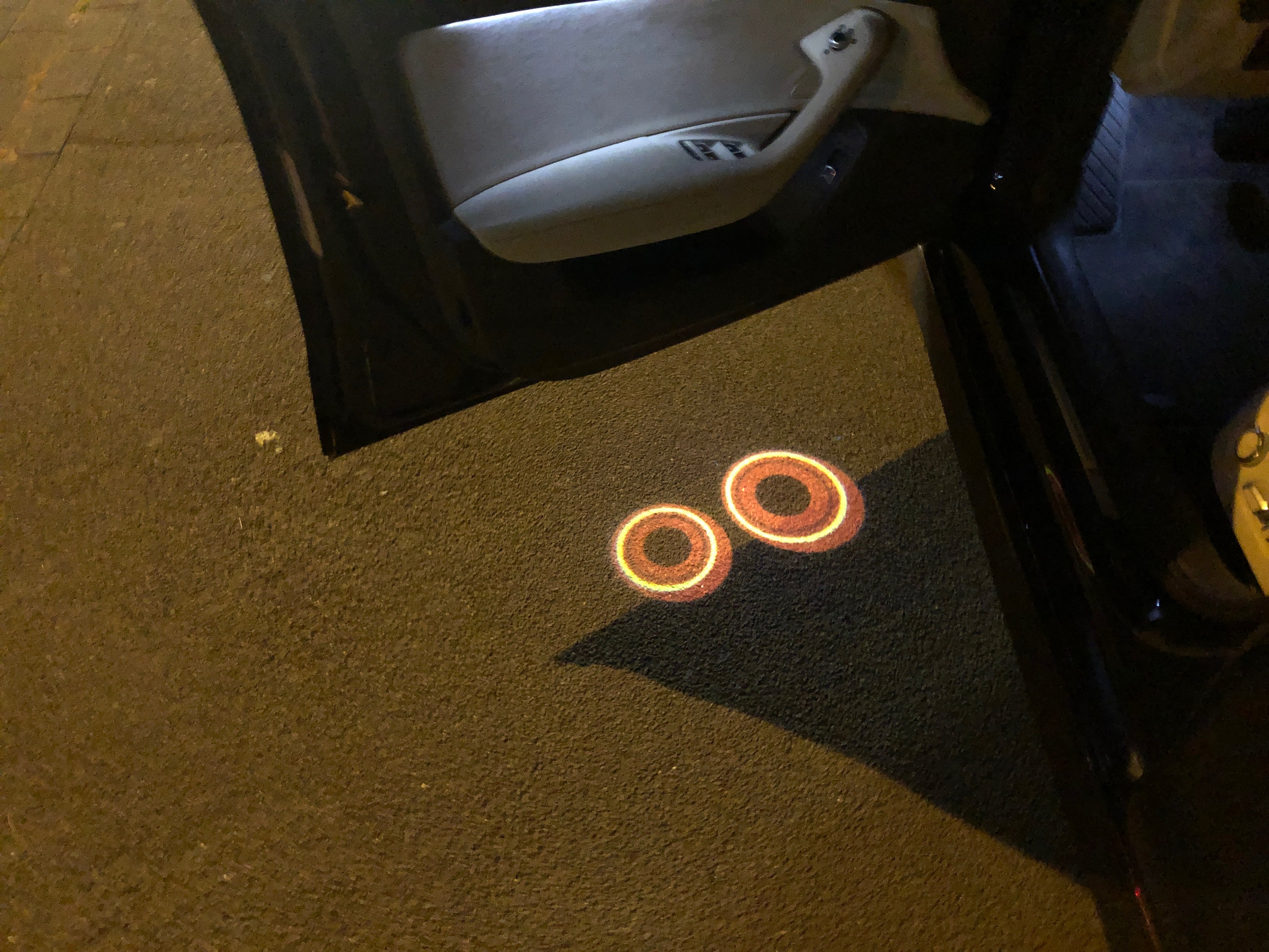 GTR-R35 LOGO PROJEKTORLEUCHTEN Nr.09 (Anzahl 1 = 2 Logo Folien / 2 Türleuchten)