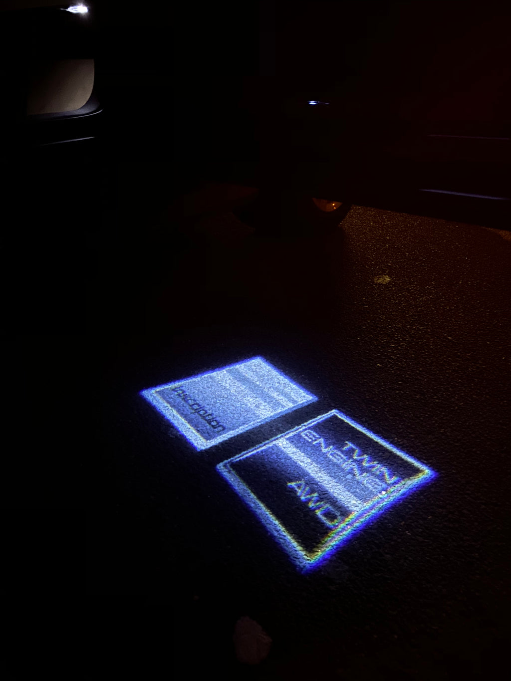 Volvo LOGO PROJECROTR LIGHTS Nr.84 (Menge 1 = 2 Logo Film / 2 Türleuchten)