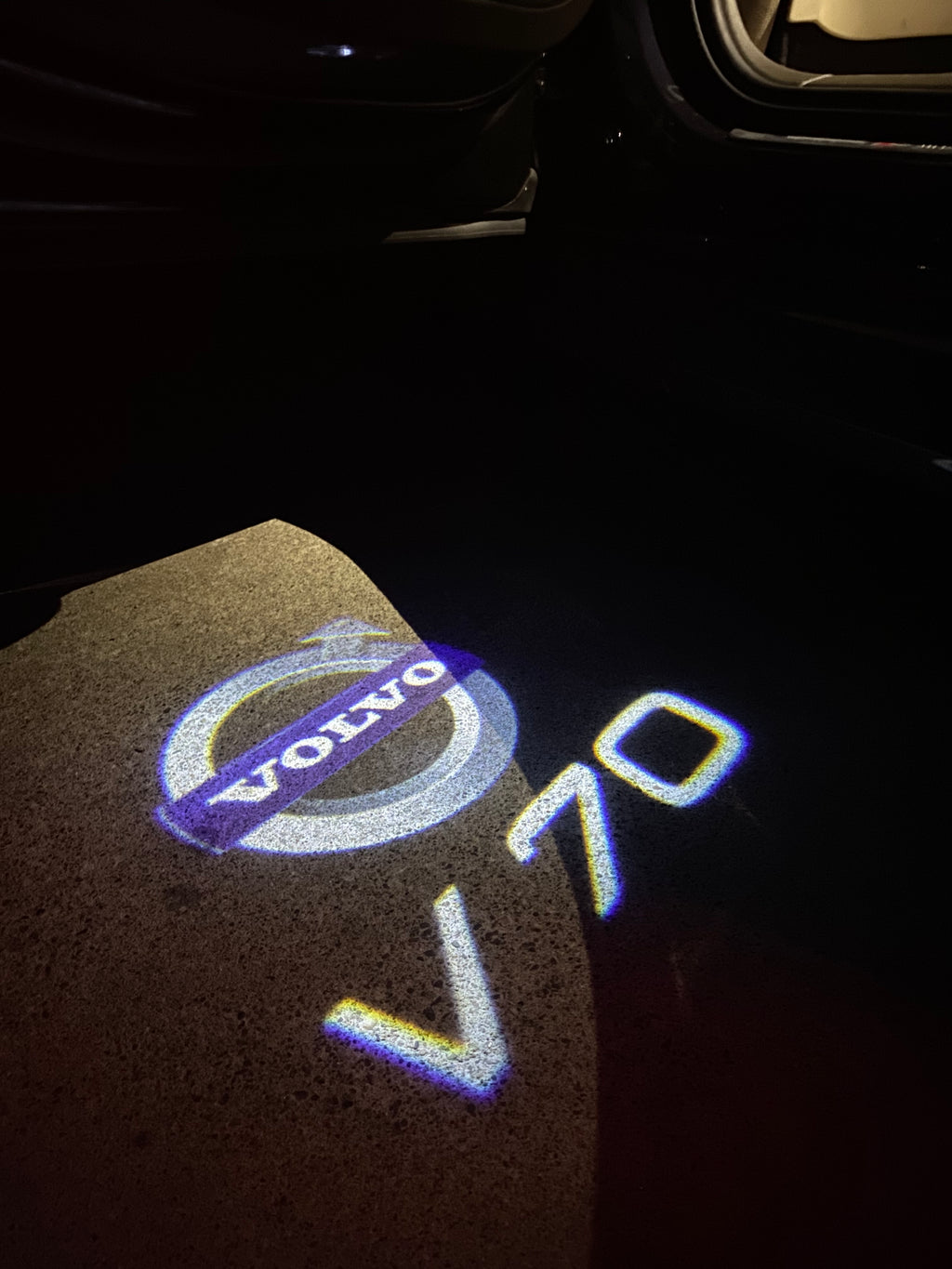 Volvo V 70  LOGO PROJECROTR LIGHTS Nr.23 (quantity  1 =  2 Logo Film /  2 door lights)