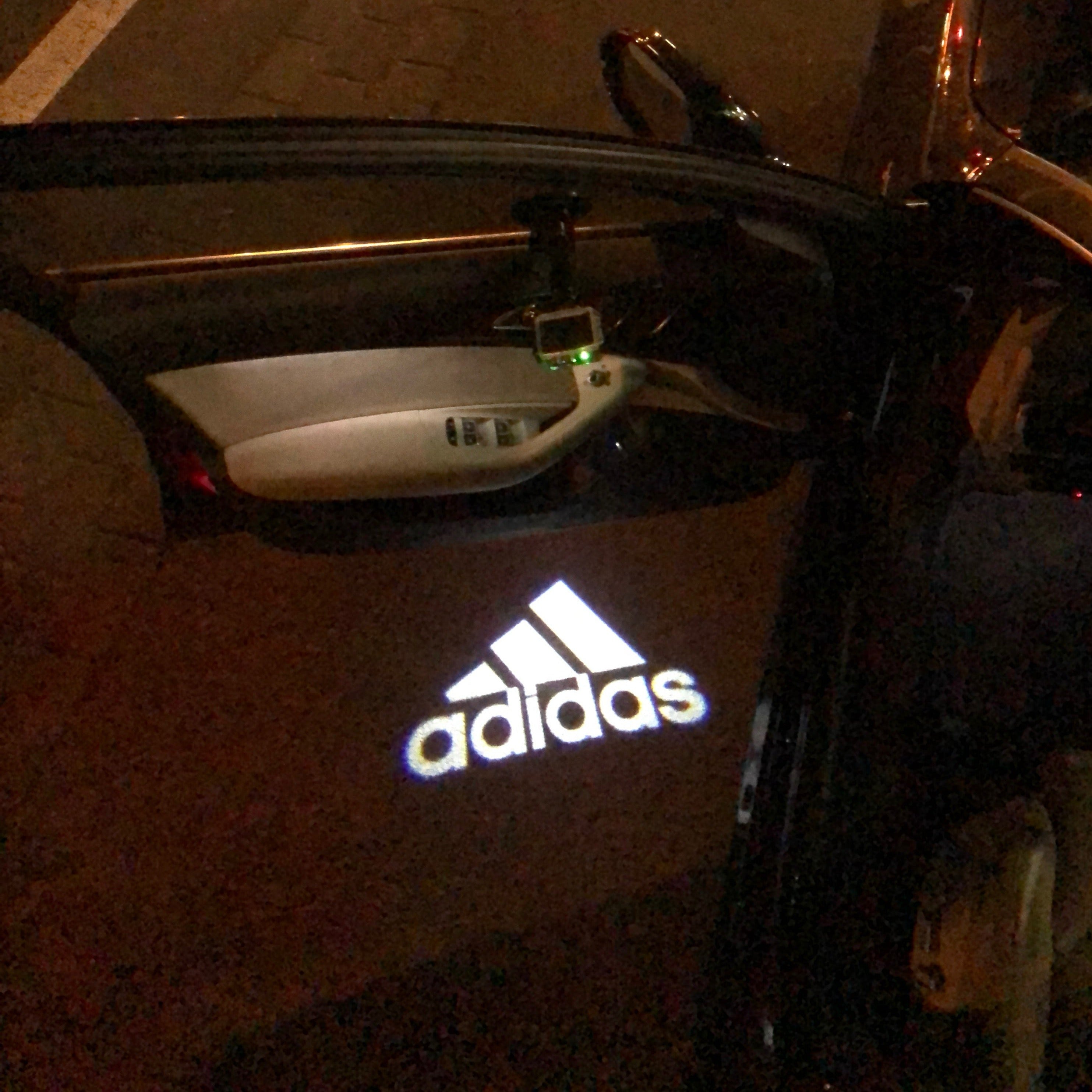 ADIDAS Logo Nr.245 (quantité 1 = 1 jeux / 2 lumières de porte)