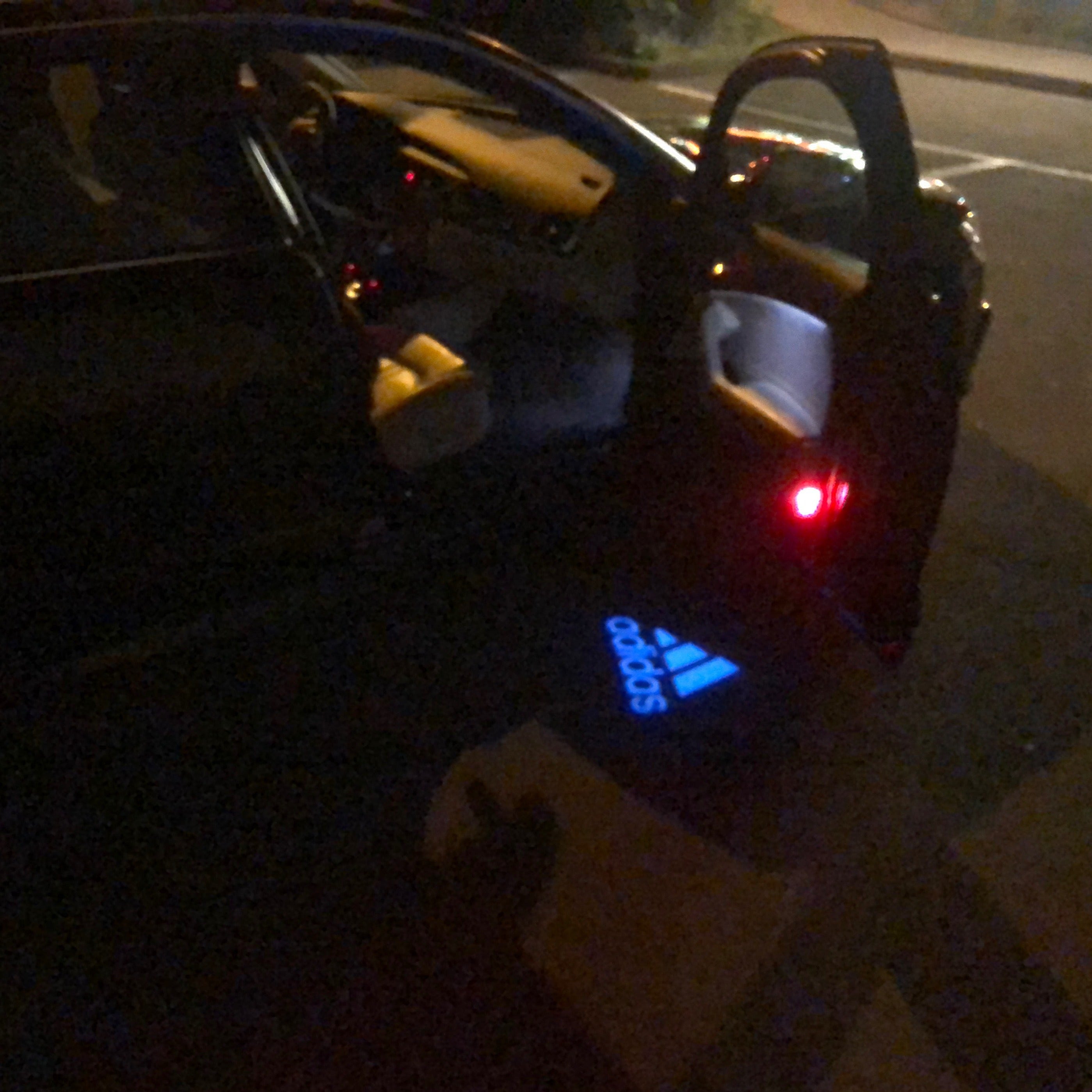 ADIDAS Logo Nr.229 (quantité 1 = 1 jeux / 2 lumières de porte)