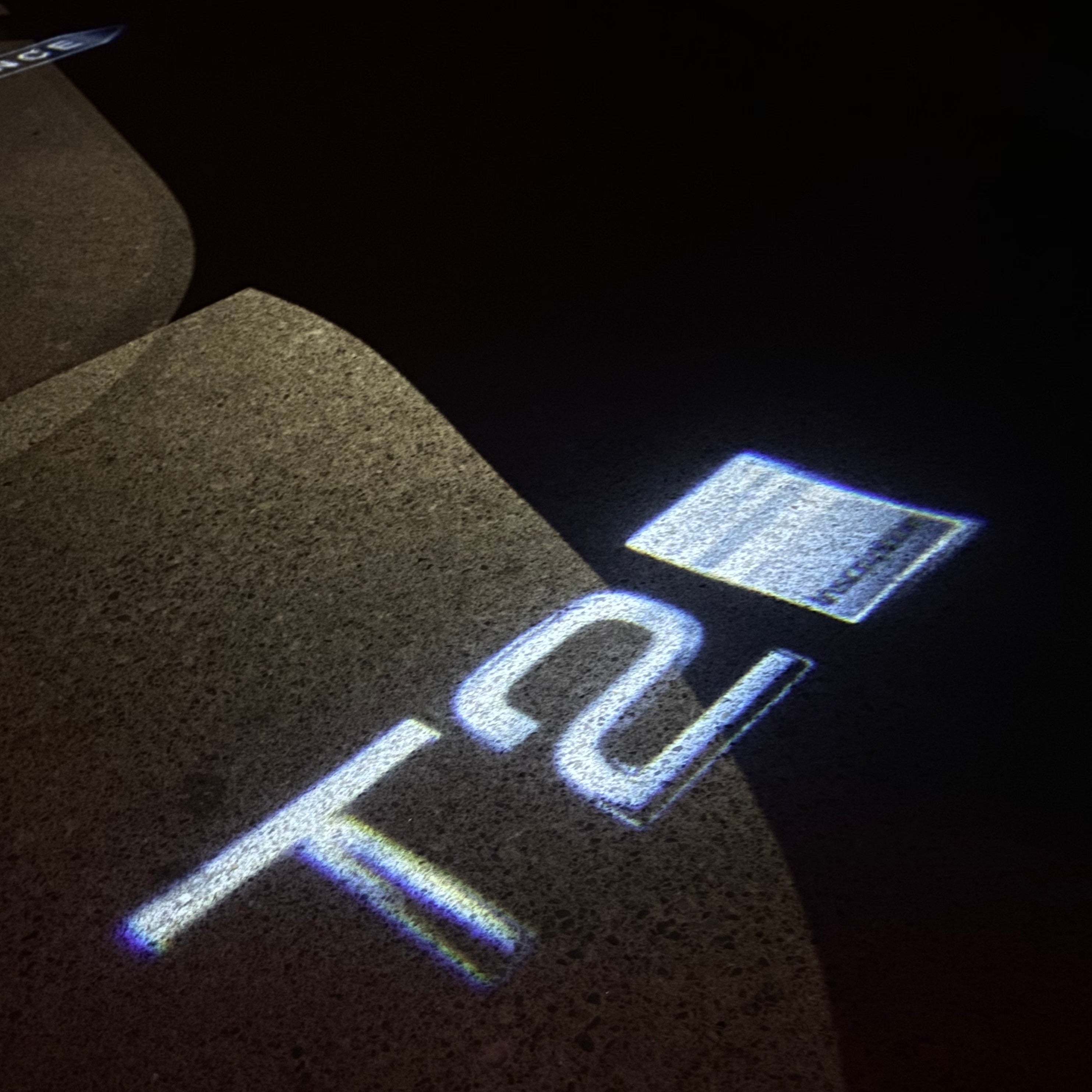 Volvo LOGO PROJECROTR LUCI Nr.131 (quantità 1 = 2 Logo Film / 2 luci porta)