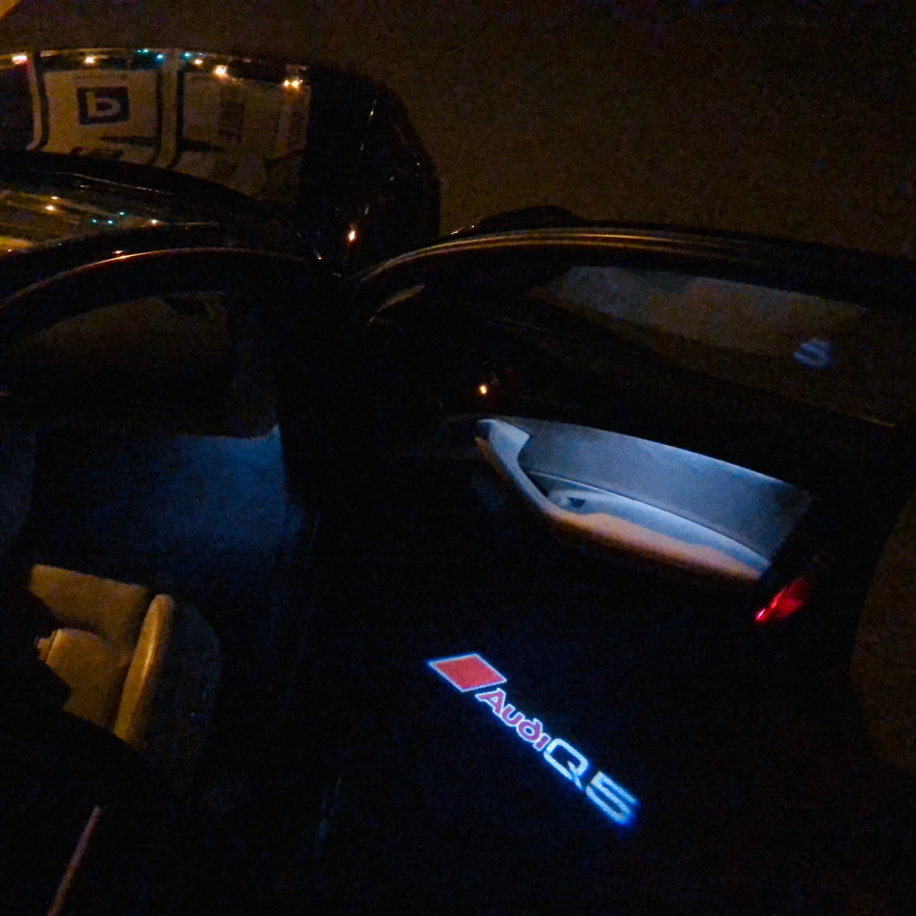 AUDI LOGO PROJECTOT LIGHTS Nr.81 (Menge 1 = 2 Logofolien /2 Türleuchten)