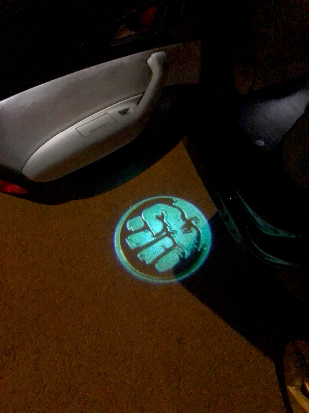 HULK Logo Nr.212 (Menge 1 = 2 Logofolien /2 Türleuchten)