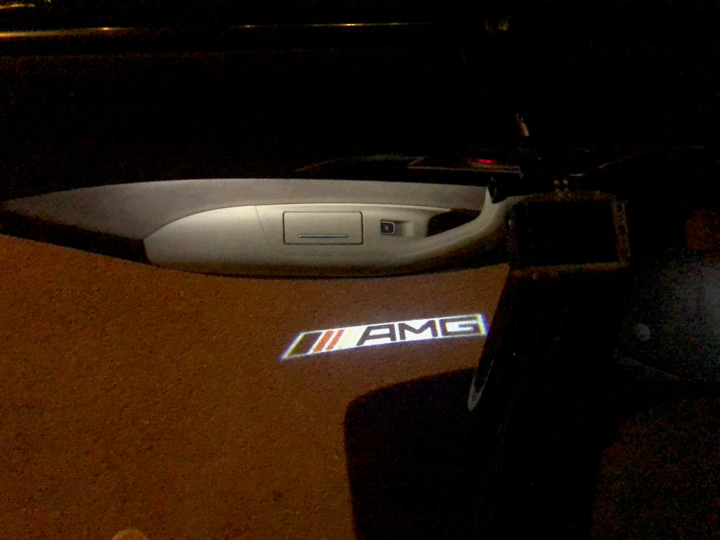 MERCEDES BENZ AMG LOGO PROJECTOT LIGHTS Nr.16 (quantité 1 = 1 ensemble/2 feux de porte)