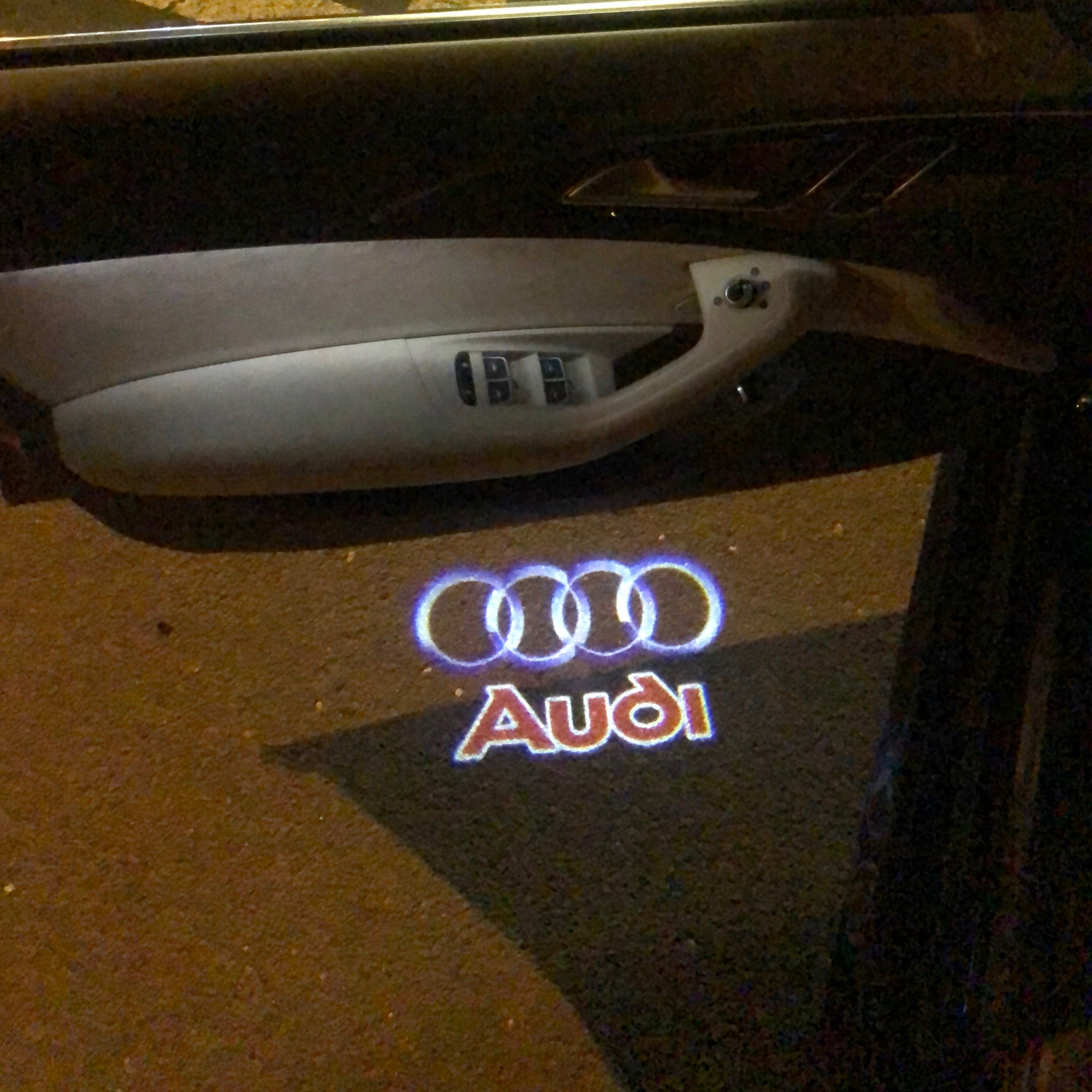 AUDI LOGO PROJECTOT LIGHTS Nr.18 (quantité 1 = 2 Logo Films /2 feux de porte)