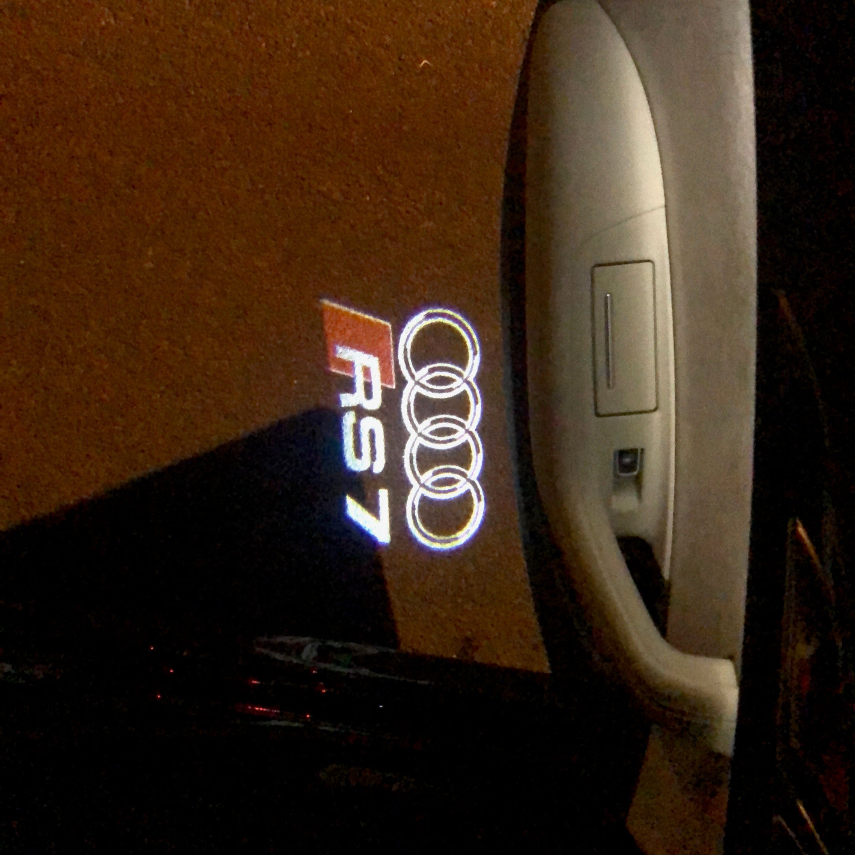 AUDI LOGO PROJECTOT LIGHTS Nr.138 (quantità 1 = 2 Logo Film /2 porta luci)