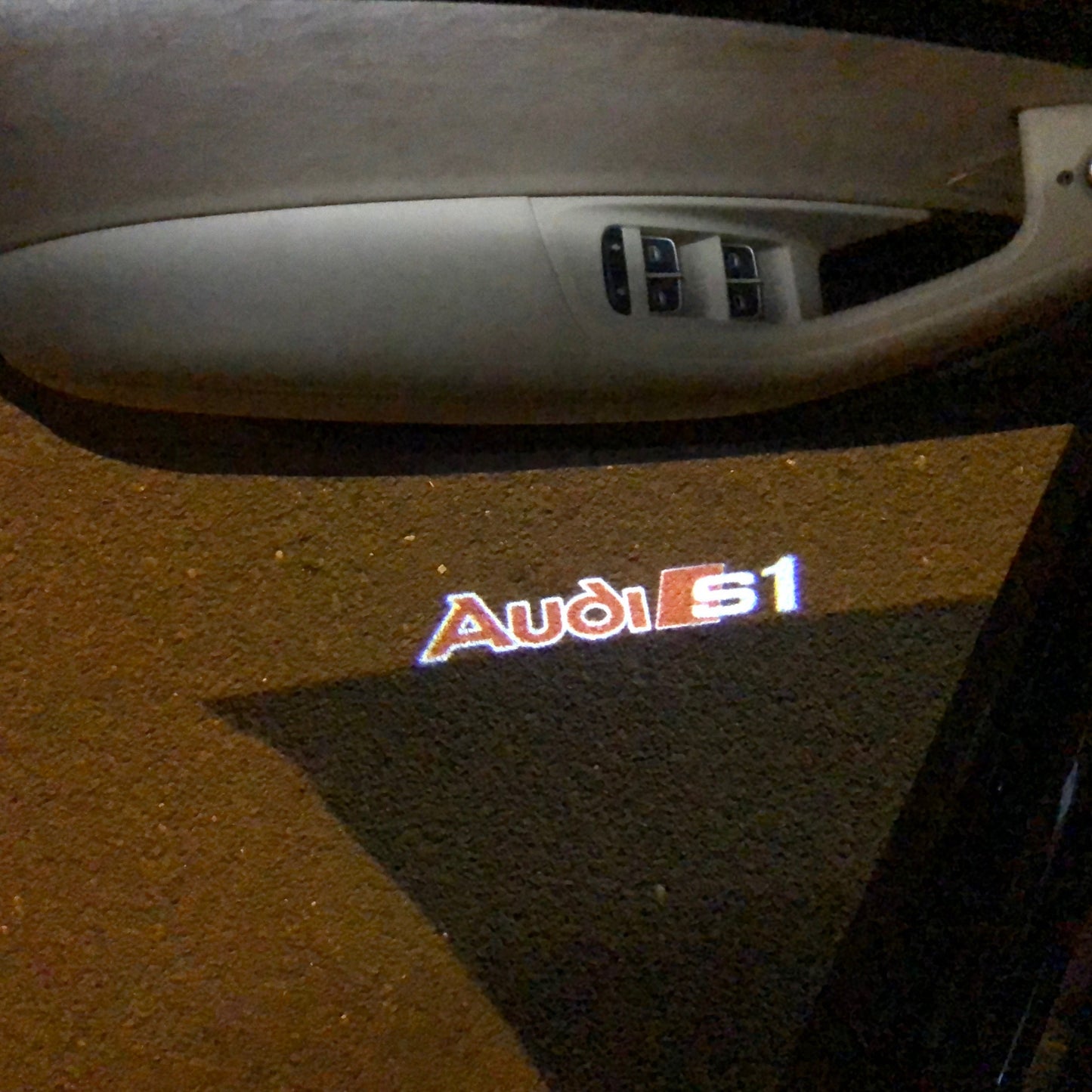 AUDI LOGO PROJECTOR LIGHTS Nr.96 (Menge 1 = 2 Logo Films / 2 Türlichter)