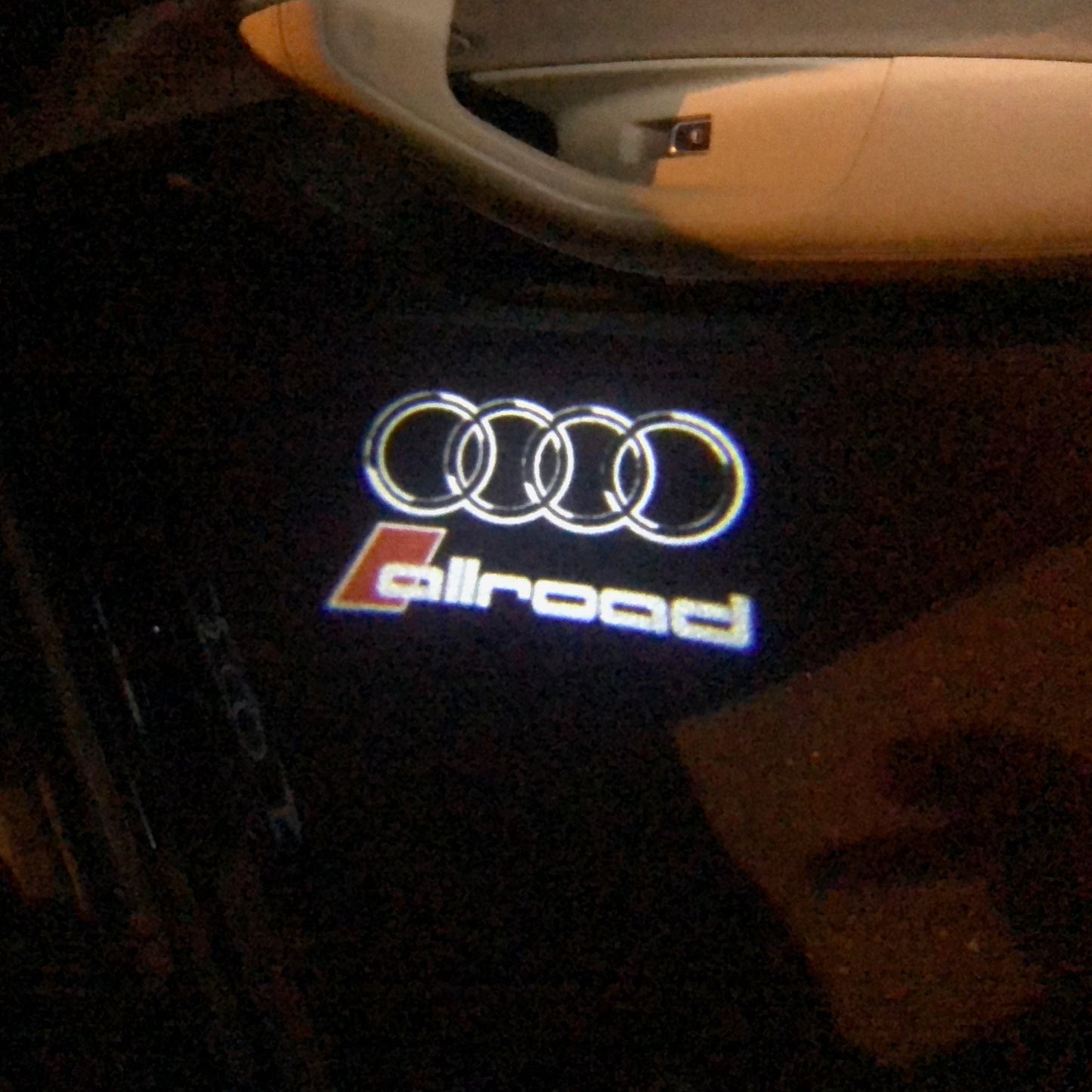 AUDI LOGO PROJECTOT LIGHTS Nr.146 (quantité 1 = 2 Logo Films /2 feux de porte)