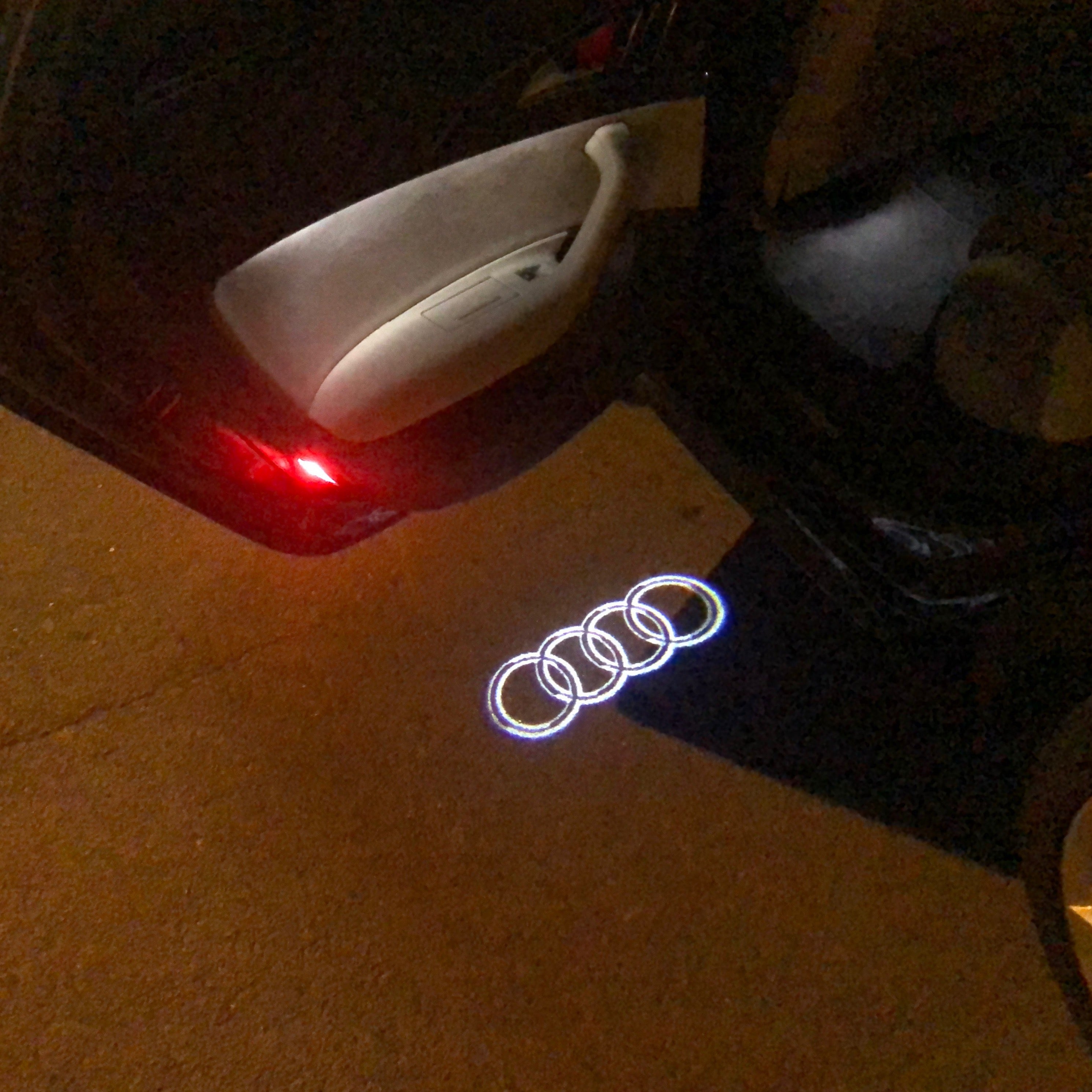 AUDI RING LOGO PROJECTOR LIGHTS Nr.09 (quantité 1 = 2 Logo Films / 2 portes lumières)