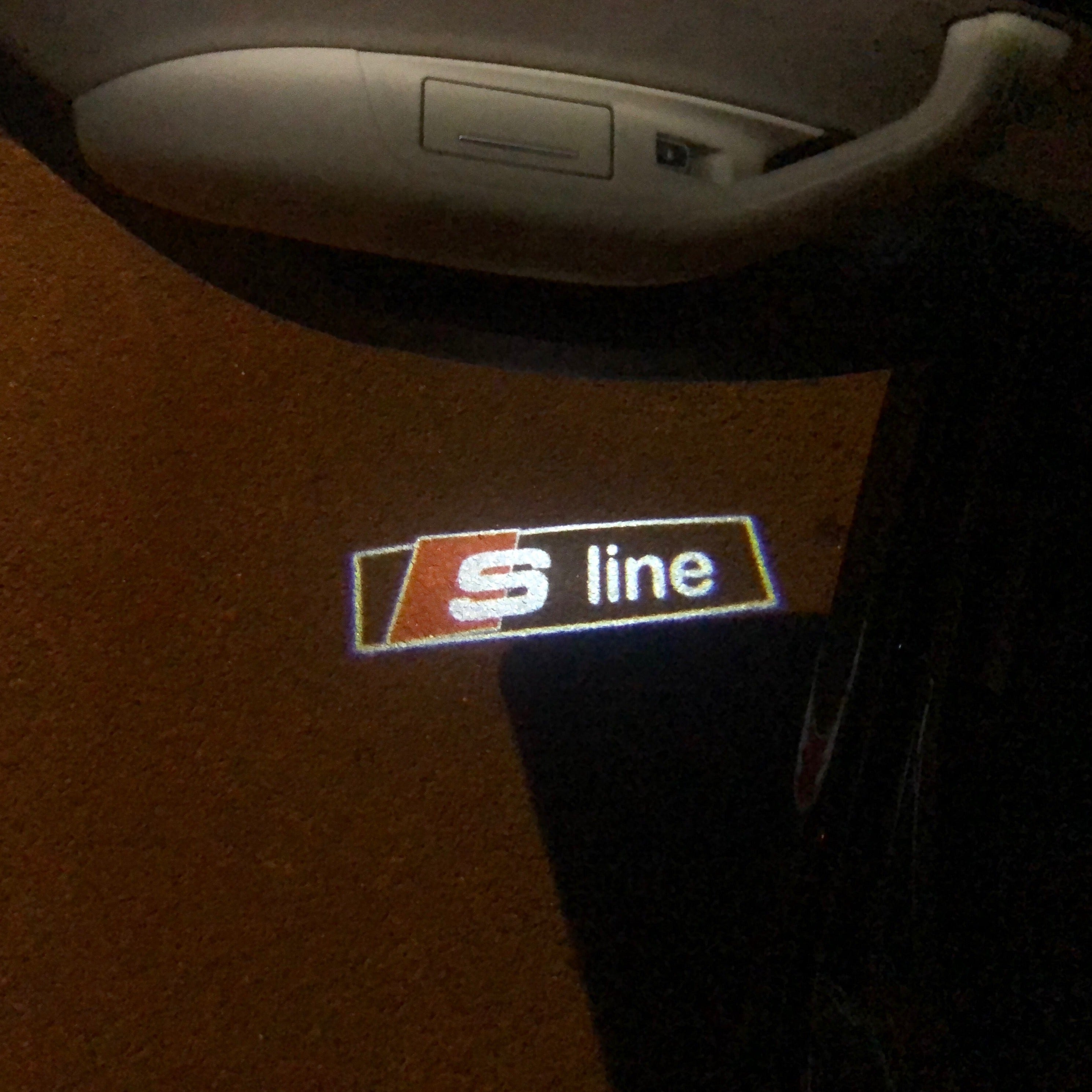 AUDI LOGO PROJECTOT LIGHTS Nr.99 (quantité 1 = 2 Logo Films /2 feux de porte)