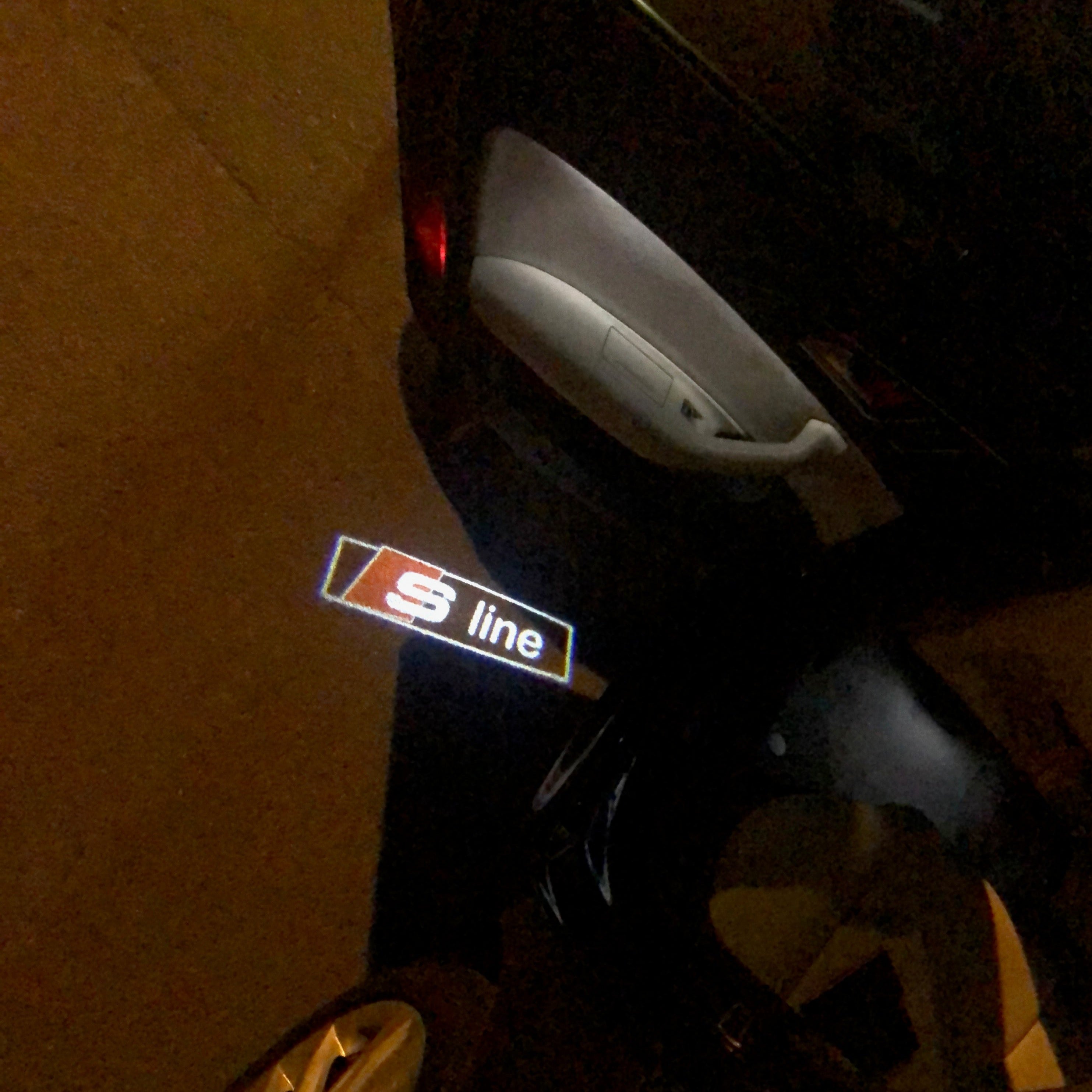 AUDI LOGO PROJECTOT LIGHTS Nr.99 (quantité 1 = 2 Logo Films /2 feux de porte)