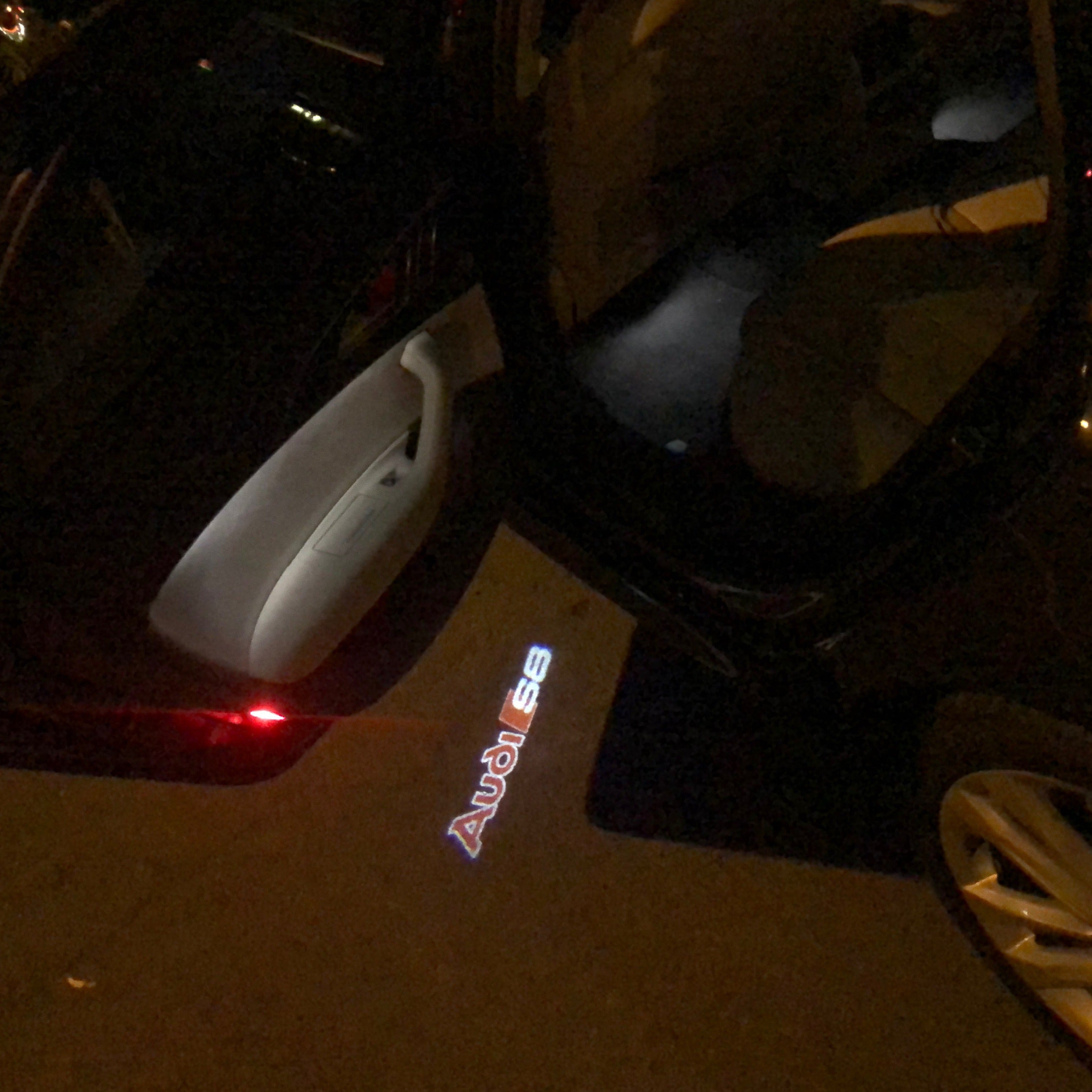 AUDI LOGO PROJECTOT LIGHTS Nr.94 (quantité 1 = 2 Logo Films /2 feux de porte)