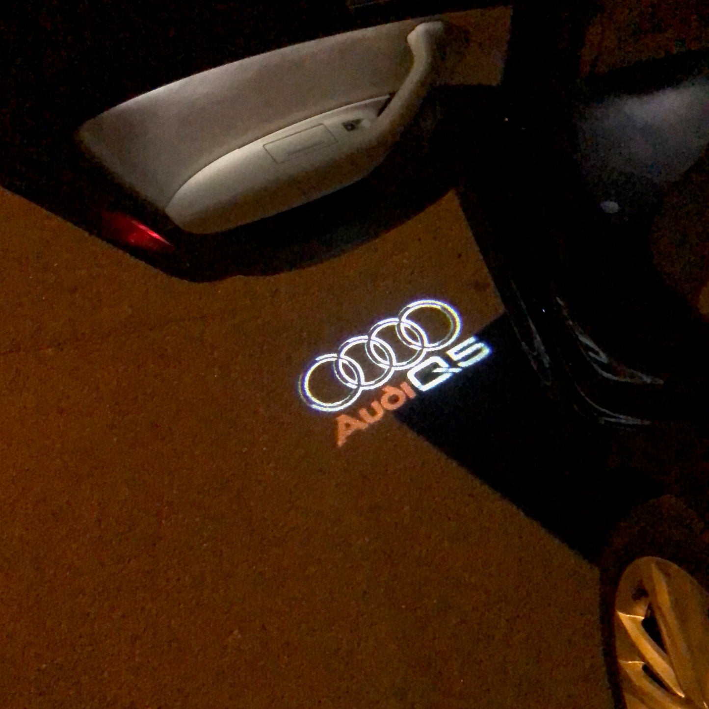 AUDI LOGO PROJECTOT LIGHTS Nr.48 (Menge 1 = 2 Logofolien /2 Türleuchten)