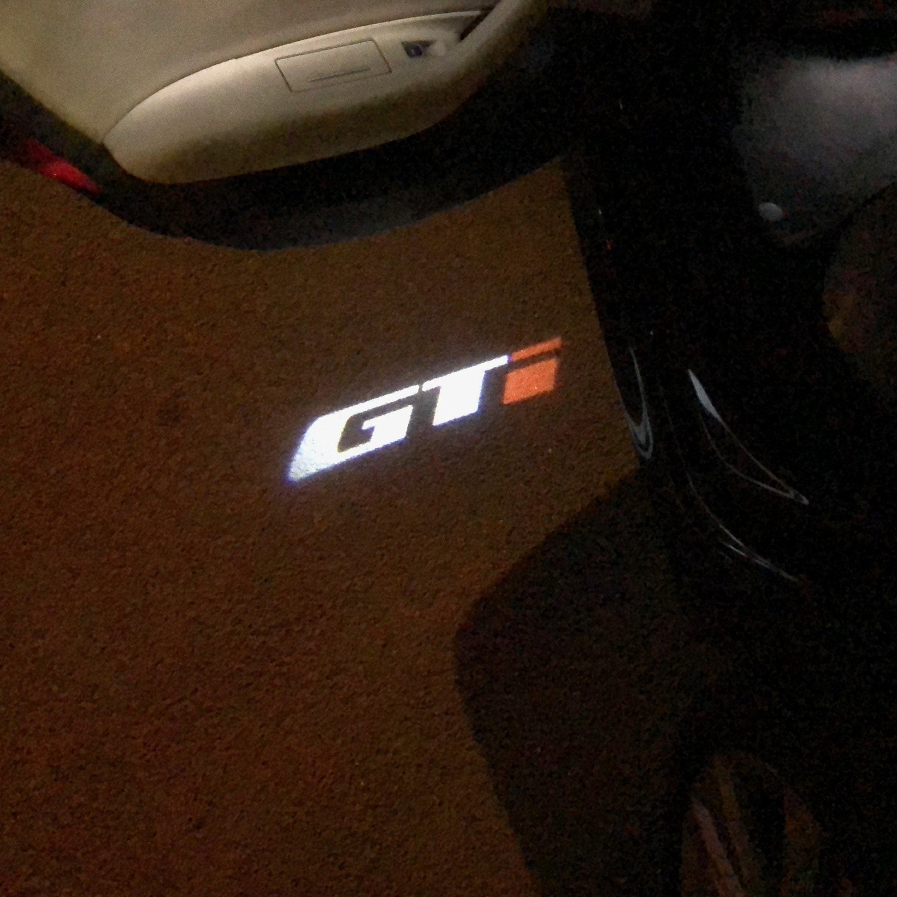 Volkswagen Türleuchten GTI Logo Nr. 47 (Menge 1 = 2 Logofolien /2 Türleuchten)